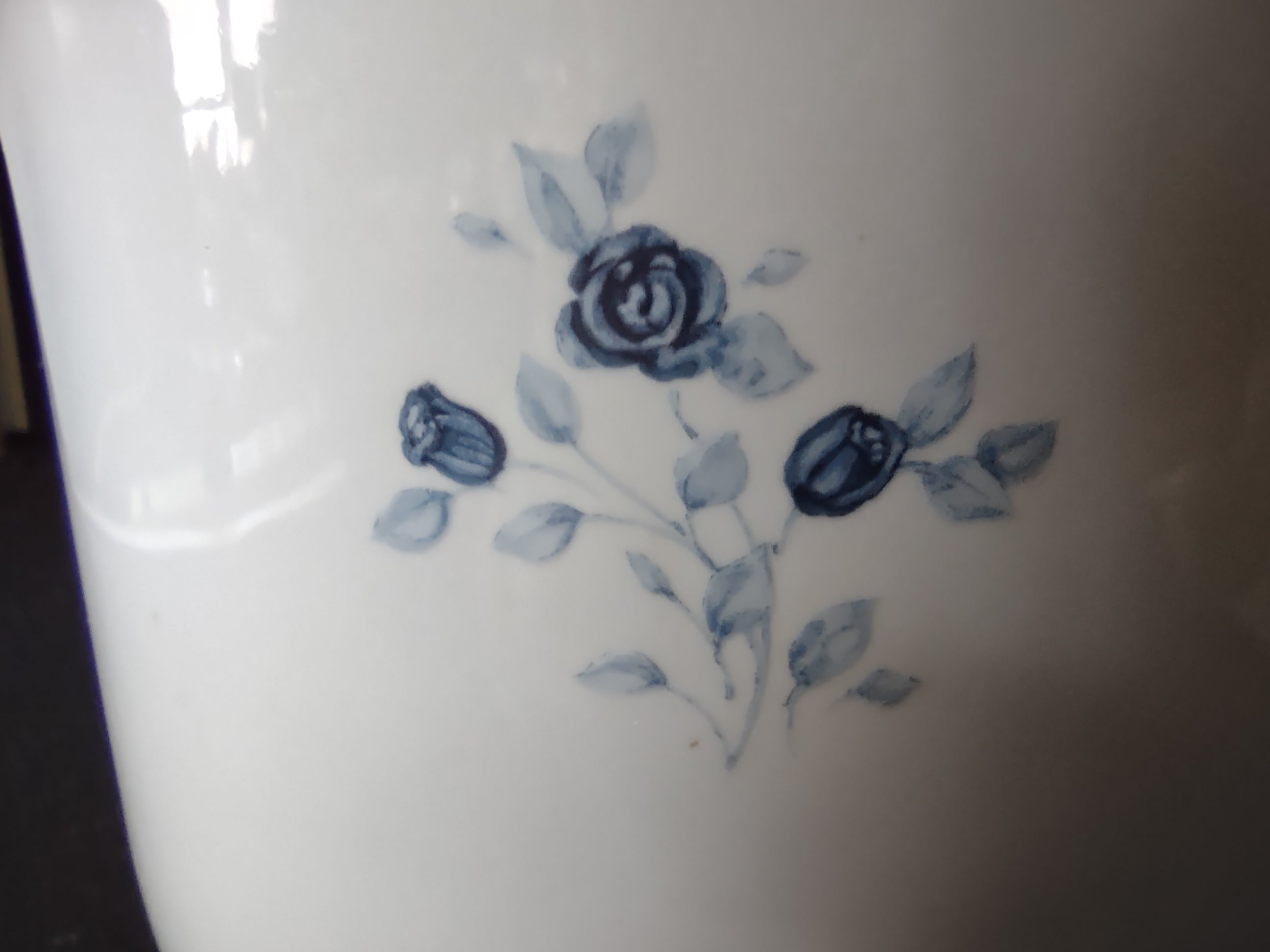 Vintage Pfaltzgraff Blue Rose 2.5 Qt Canister White Ceramic [6318]