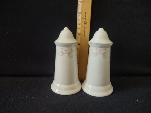 "Vintage Pfaltzgraff Wyndham Salt Pepper Shaker Ceramic Cottagecore [6321]