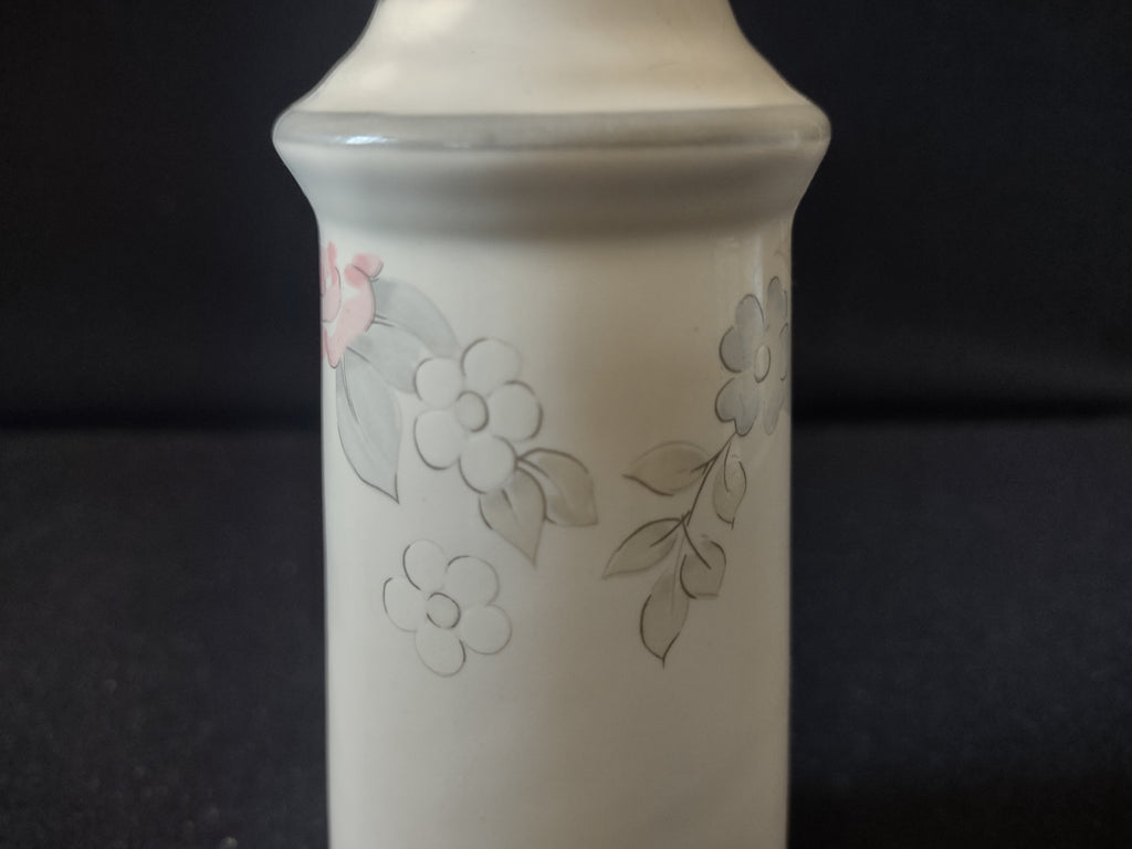 "Vintage Pfaltzgraff Wyndham Salt Pepper Shaker Ceramic Cottagecore [6321]