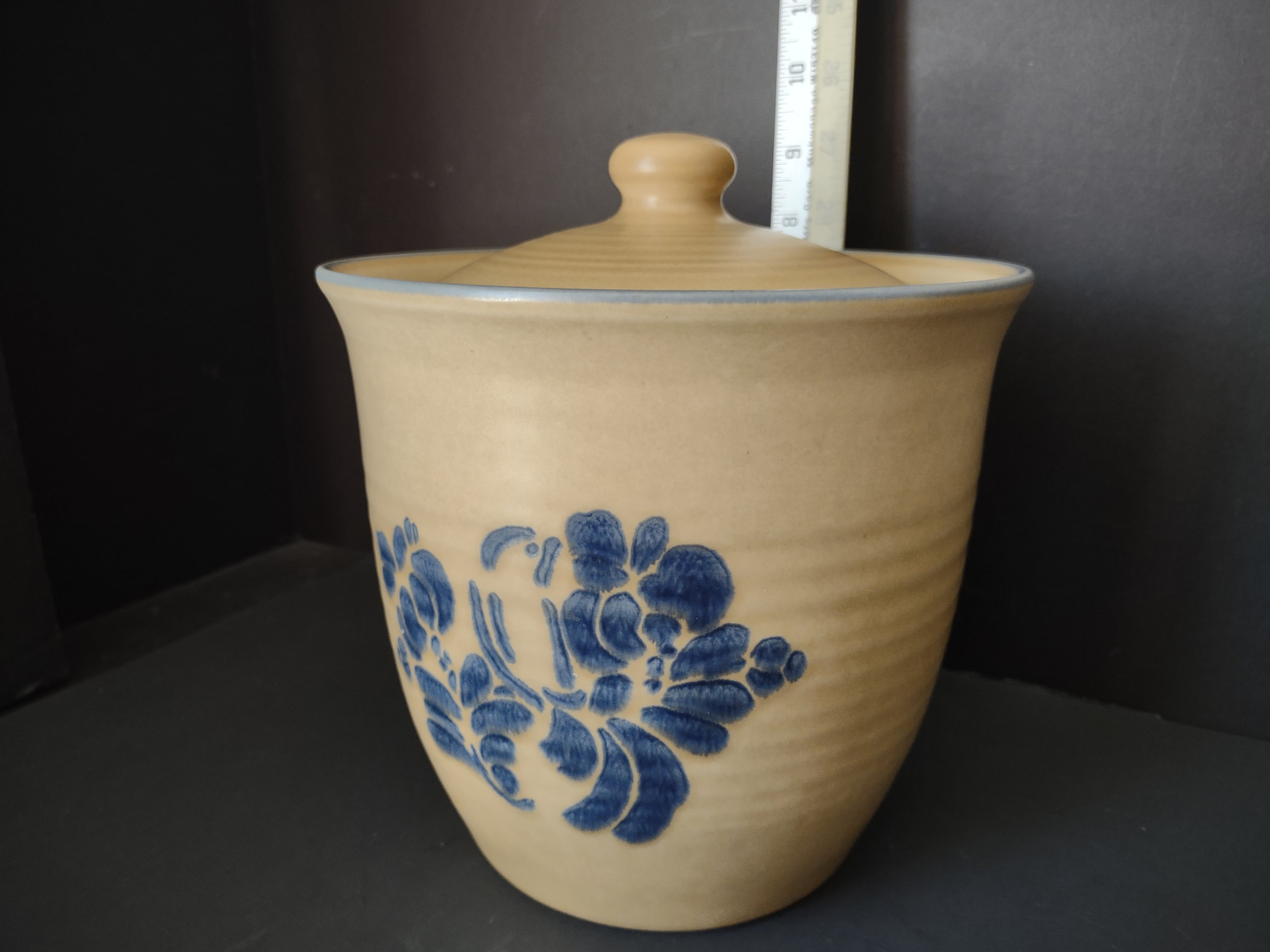 Vintage Pfaltzgraff Village Blue Floral Stoneware 3 Qt Canister w/Lid [6364]