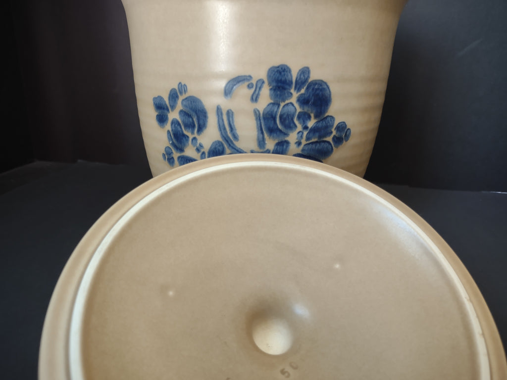 Vintage Pfaltzgraff Village Blue Floral Stoneware 3 Qt Canister w/Lid [6364]