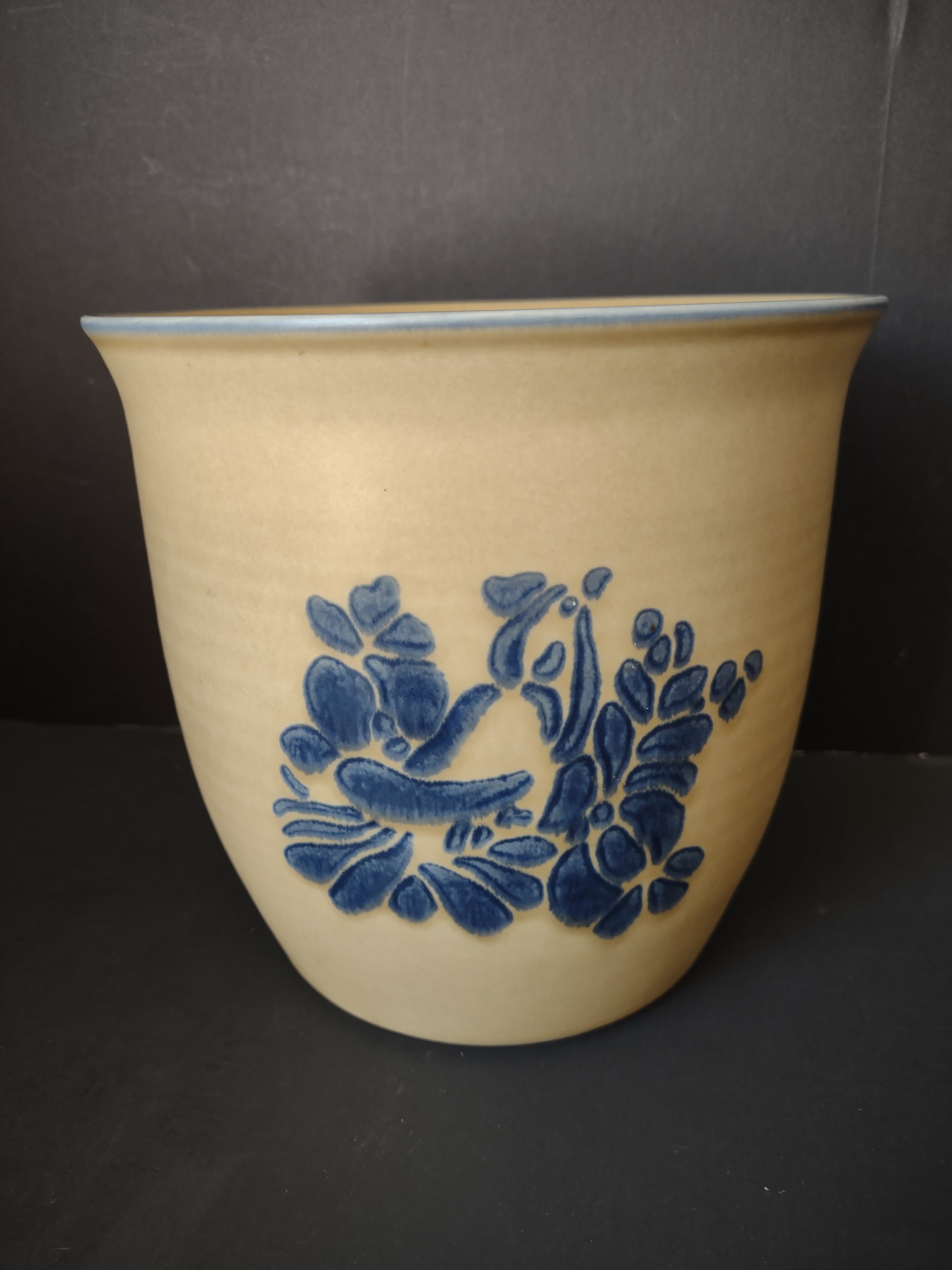 Vintage Pfaltzgraff Village Blue Floral Stoneware 2 Qt Canister IMPERFECT [6365]