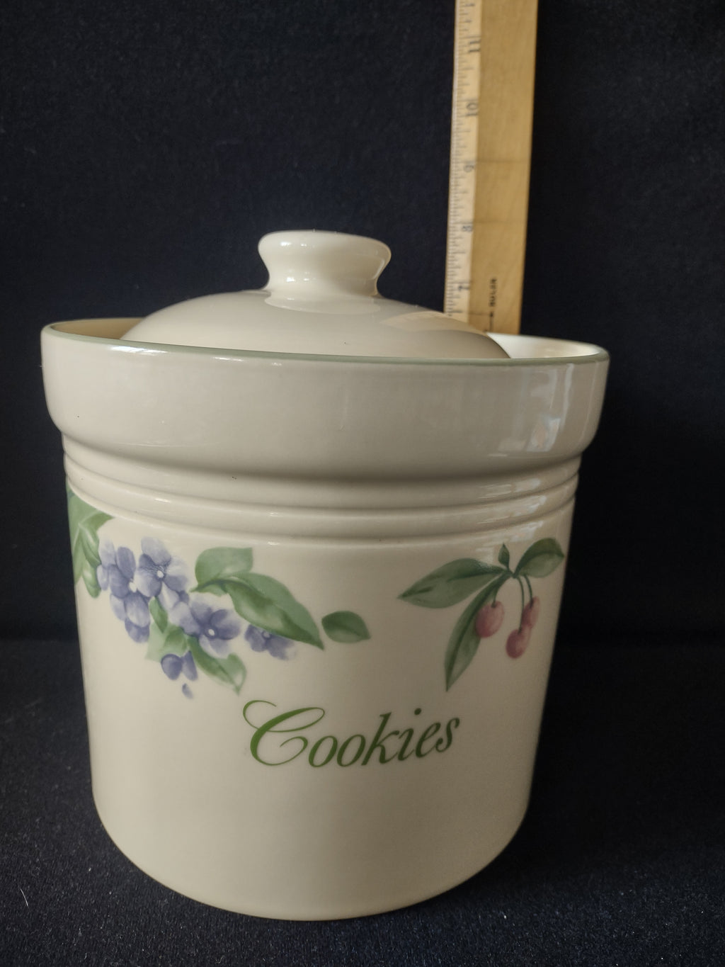 Vintage Pfaltzgraff Garden Party Cookie Jar W/Lid Stoneware Cottagecore [6325]