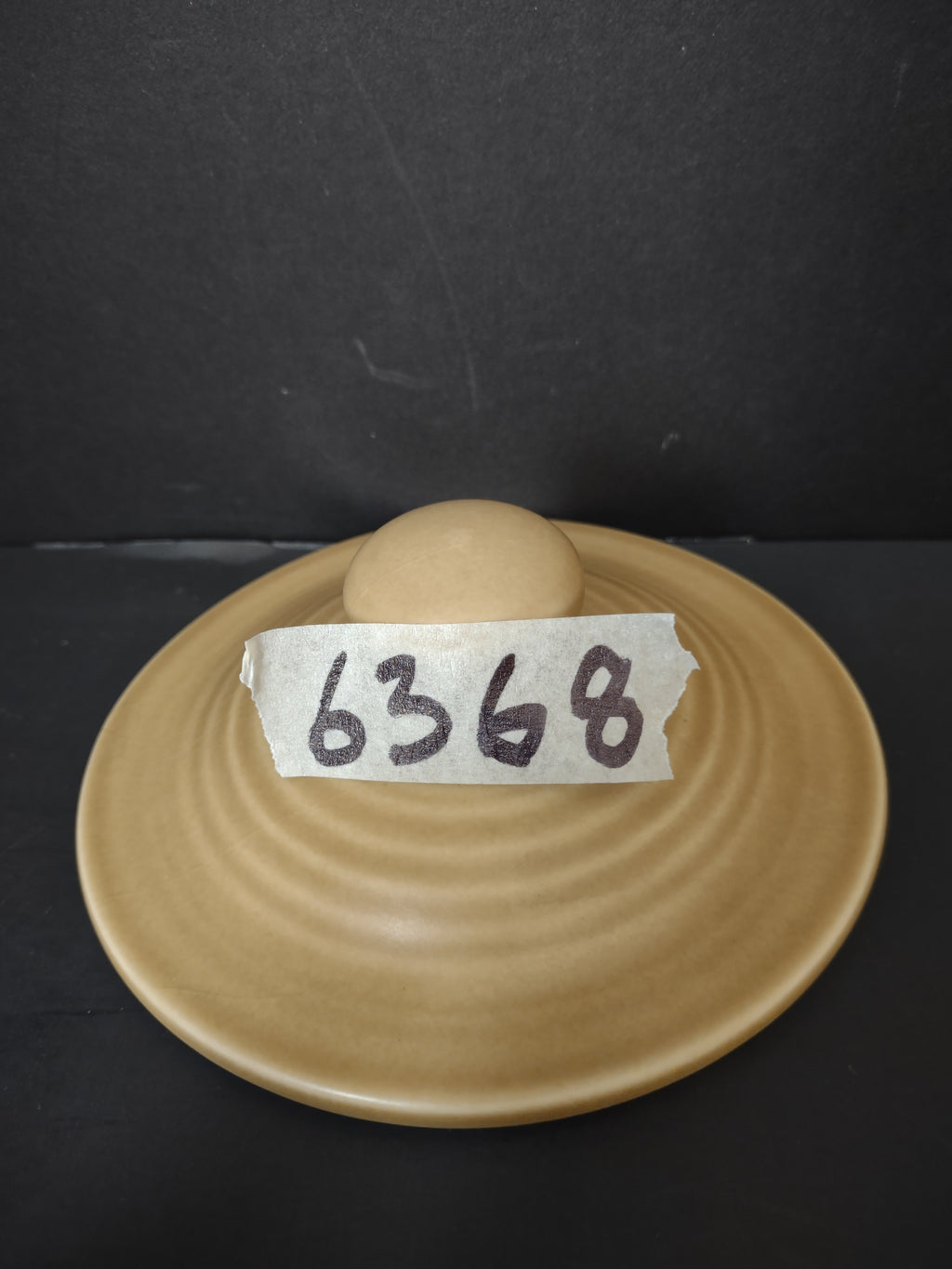 Vintage Pfaltzgraff Village Cream Stoneware Canister Lid Only Mold 504 [6368]
