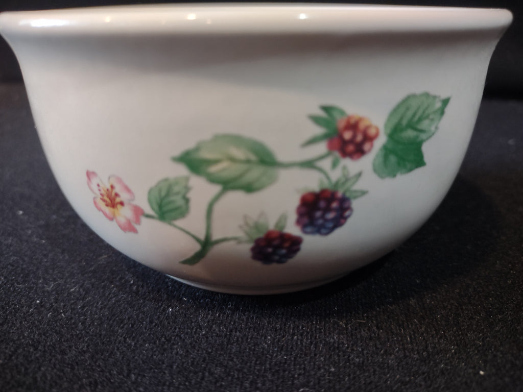 Vintage Pfaltzgraff Berry Basket Berry Bowl Stoneware Cottagecore [6328]