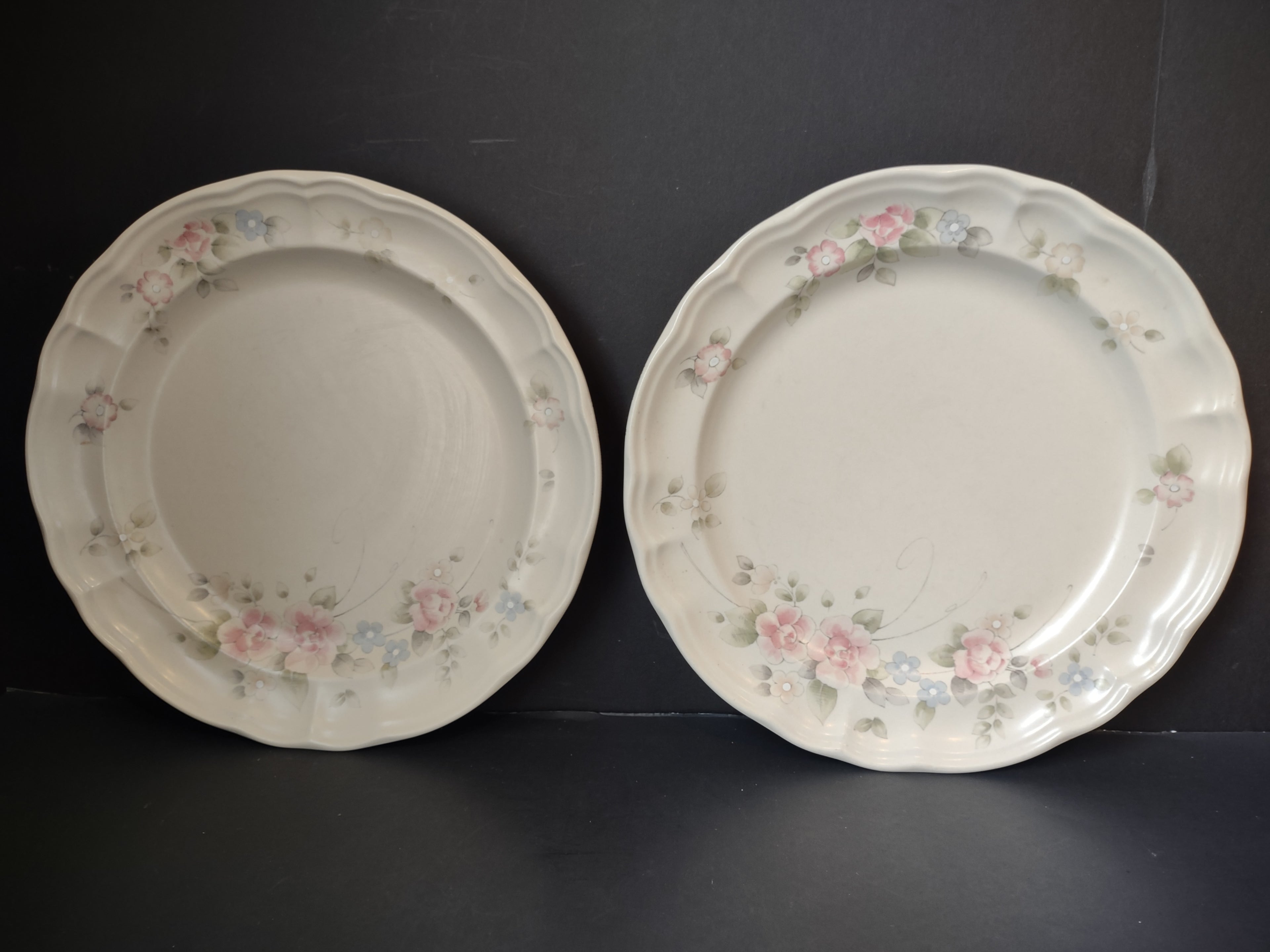 Vintage Pfaltzgraff Pink Rose Blue Floral Dinner Plates Set of 2 [6374]