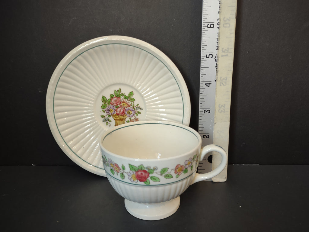 Vintage Wedgwood Etruria England Floral Cup Saucer Sets Pair [6376]