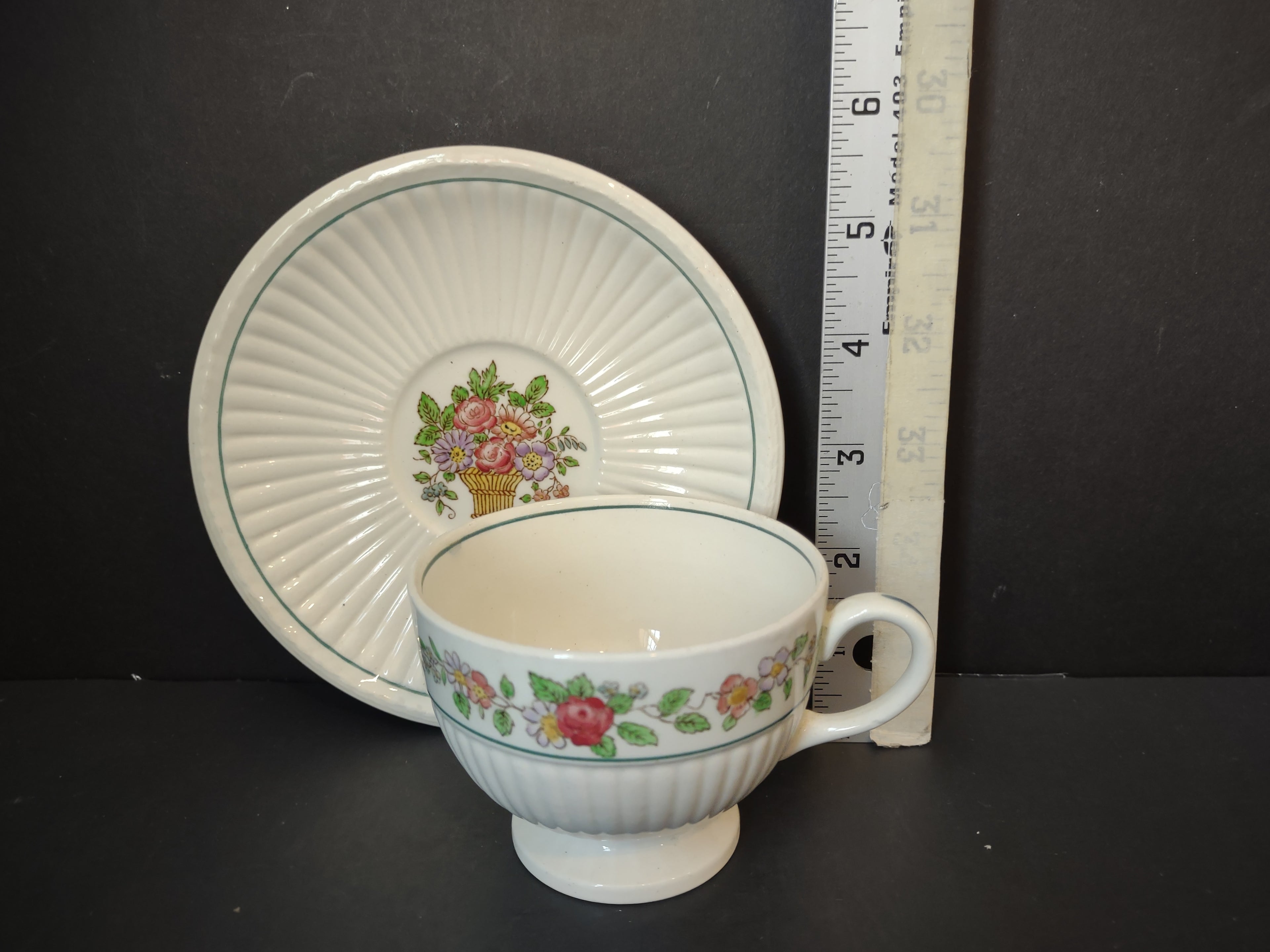 Vintage Wedgwood Etruria England Floral Cup Saucer Sets Pair [6376]