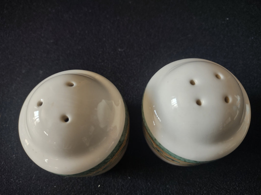 Vintage Pfaltzgraff French Quarter Salt & Pepper Shaker Set [6331]