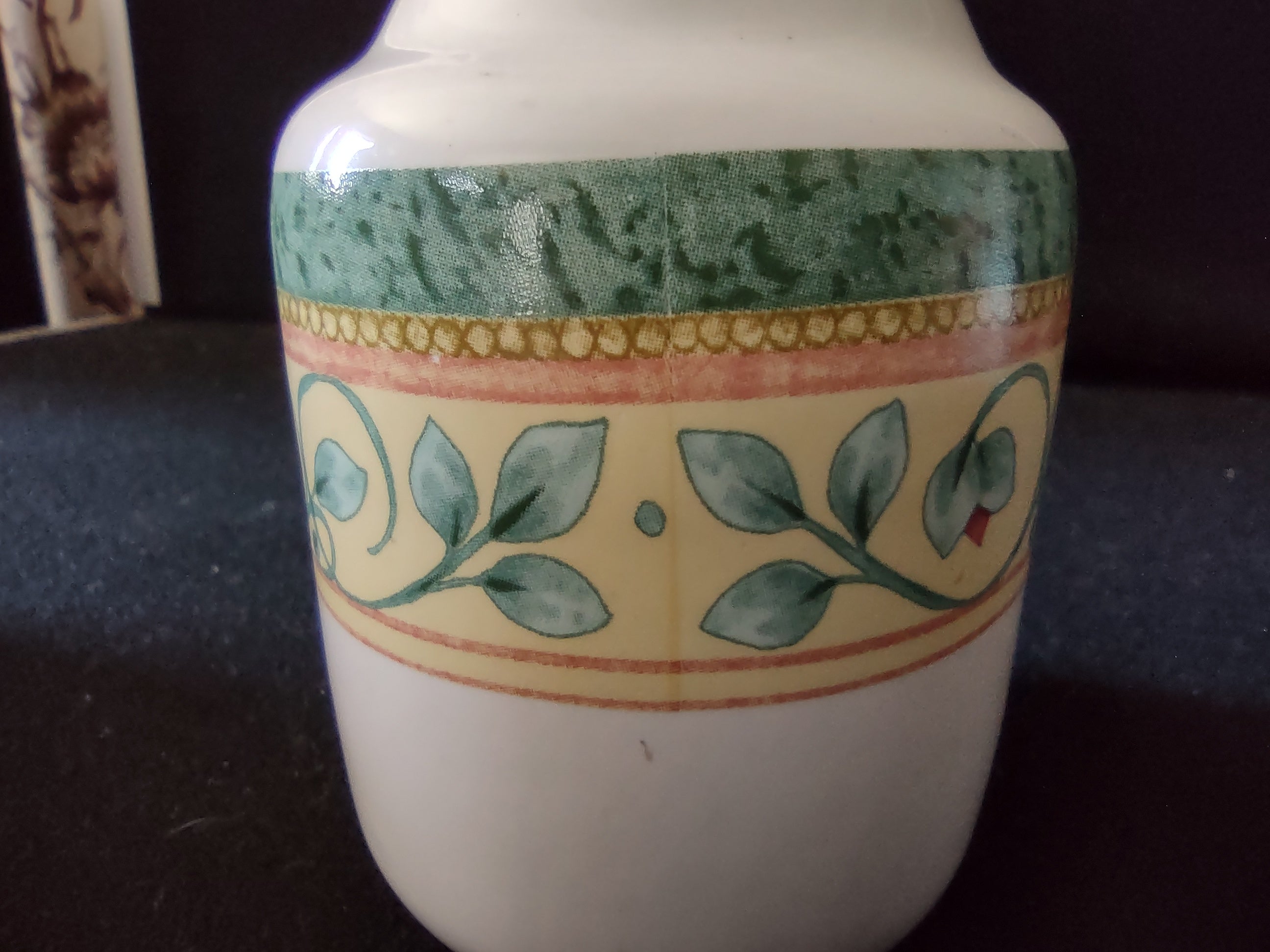 Vintage Pfaltzgraff French Quarter Salt & Pepper Shaker Set [6331]