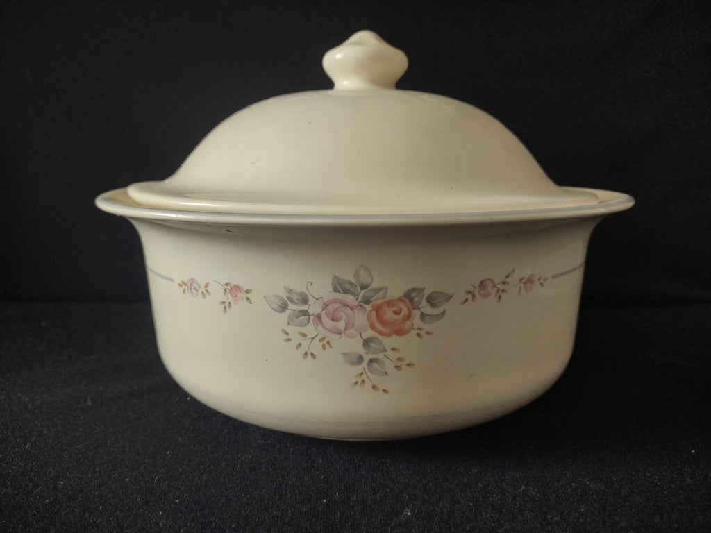 Vintage Pfaltzgraff Trousseau Pink Rose Casserole Bowl w/Lid [6384]