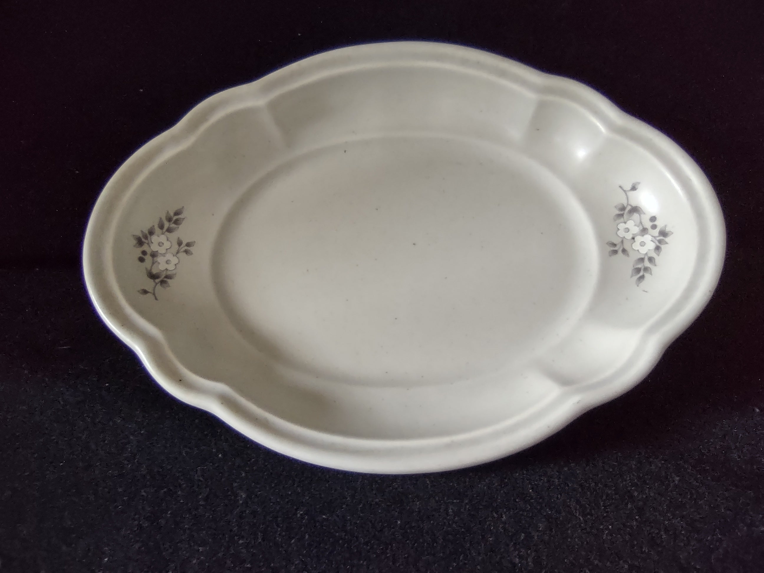 Vintage Pfaltzgraff Heirloom Gravy Boat with Underplate Gray Floral [6386]