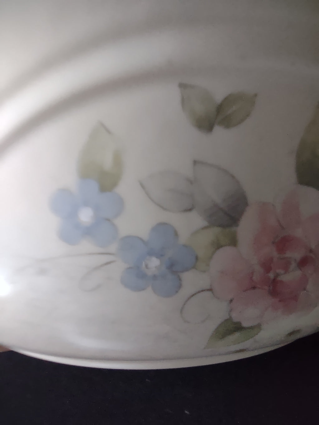 Vintage Pfaltzgraff Tea Rose Covered Casserole Bowl Pink Blue Floral Cream USA [6393]