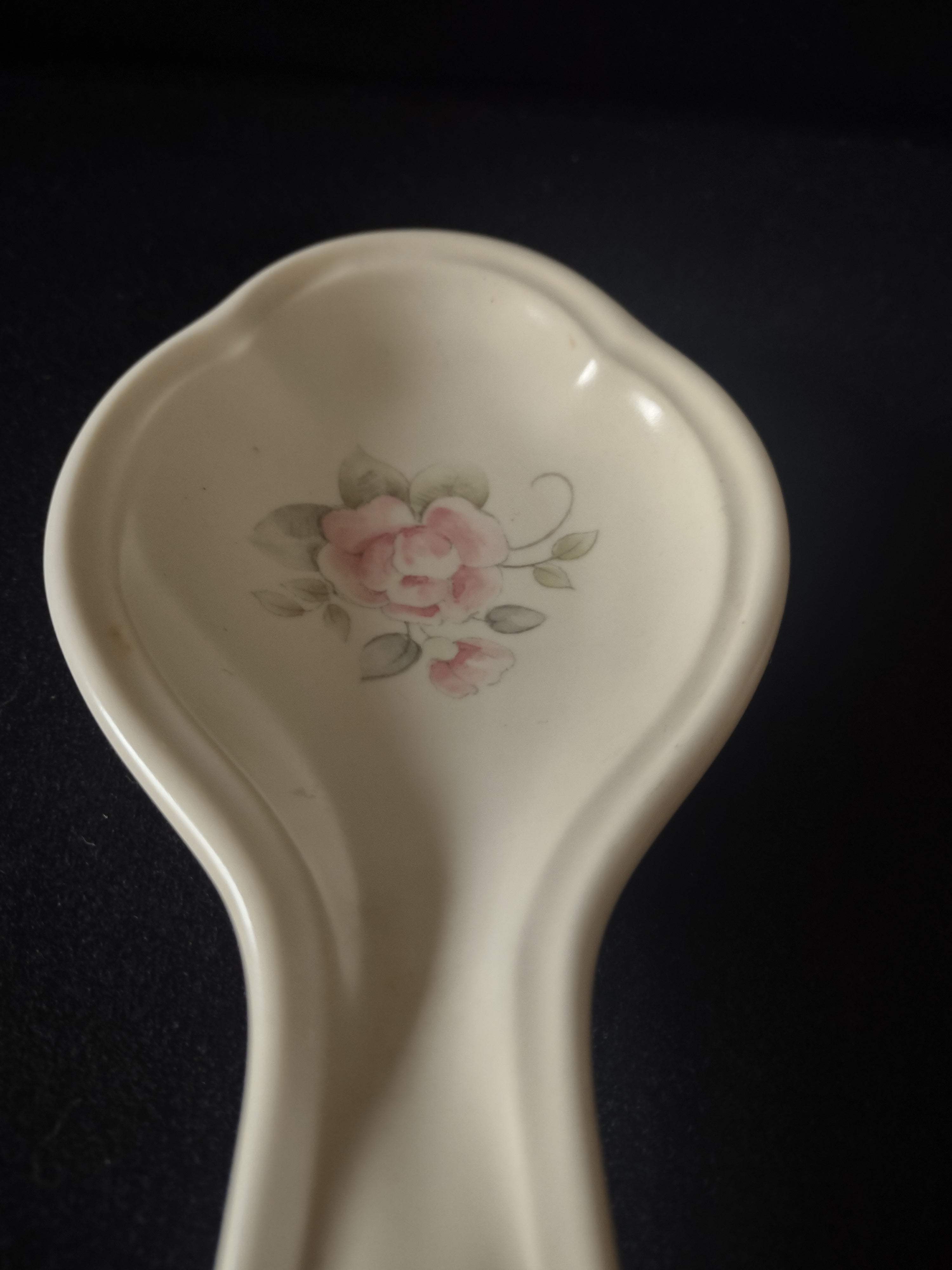 Vintage Pfaltzgraff Tea Rose Ceramic Spoon Rest Pink Rose Cream [6395]