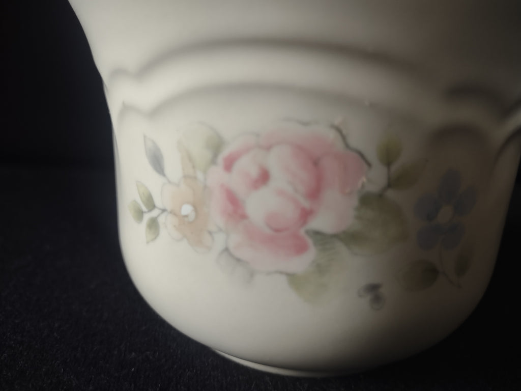 Vintage Pfaltzgraff Tea Rose Ceramic Lidded Sugar Bowl Cream Pink Rose Floral [6397]