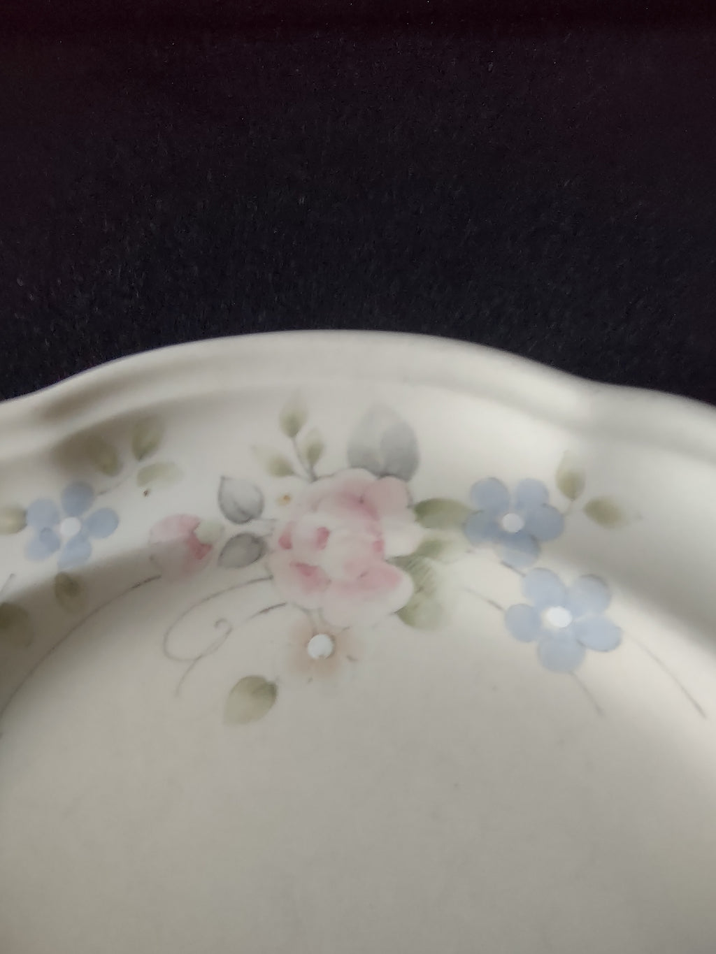 Vintage Pfaltzgraff Tea Rose Dinner Plates Set of 2 Pink Blue Floral Cream [6398]