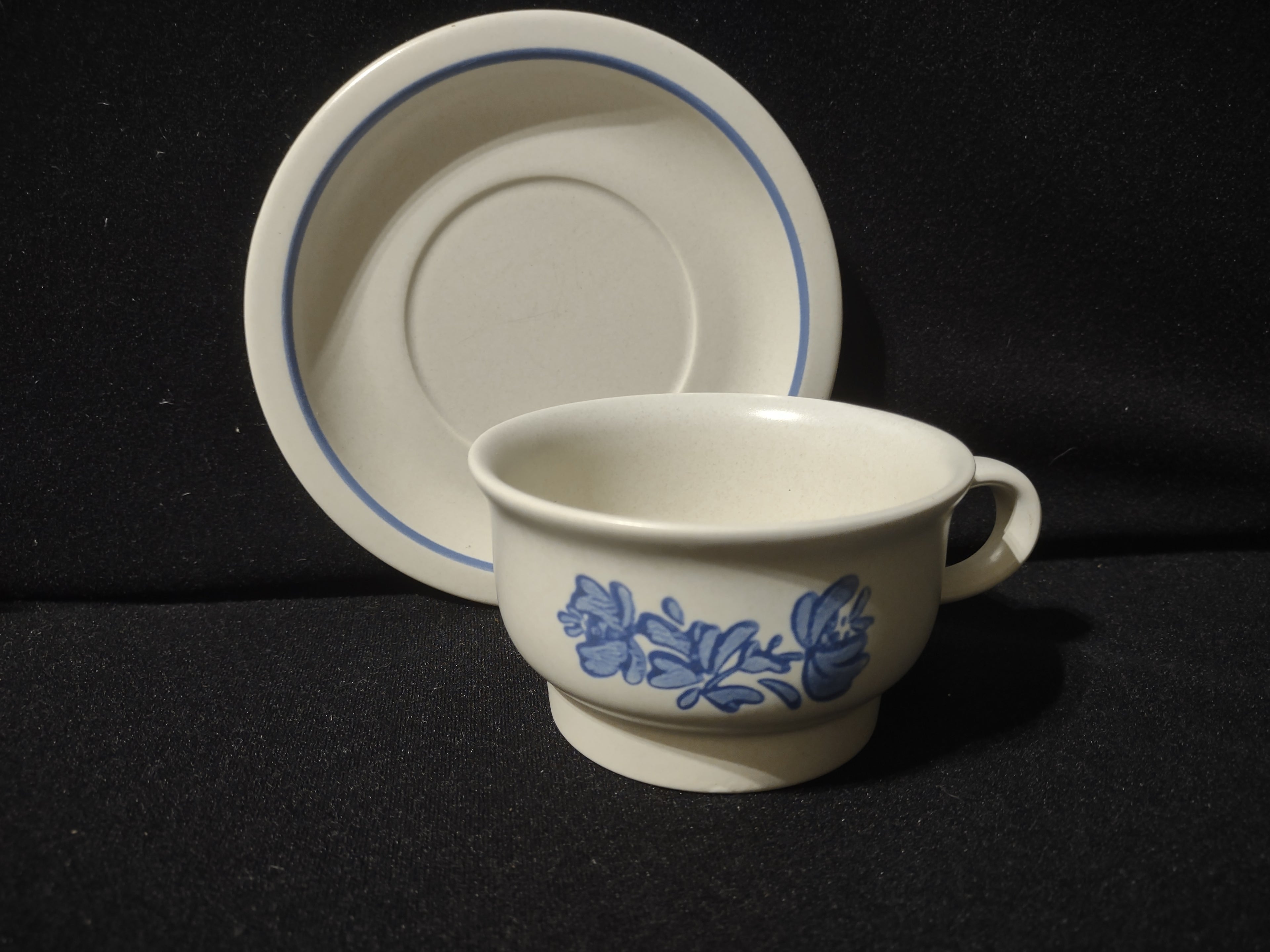 Vintage Pfaltzgraff Yorktowne Blue Floral Cup & Saucer Set of 2 [6413]
