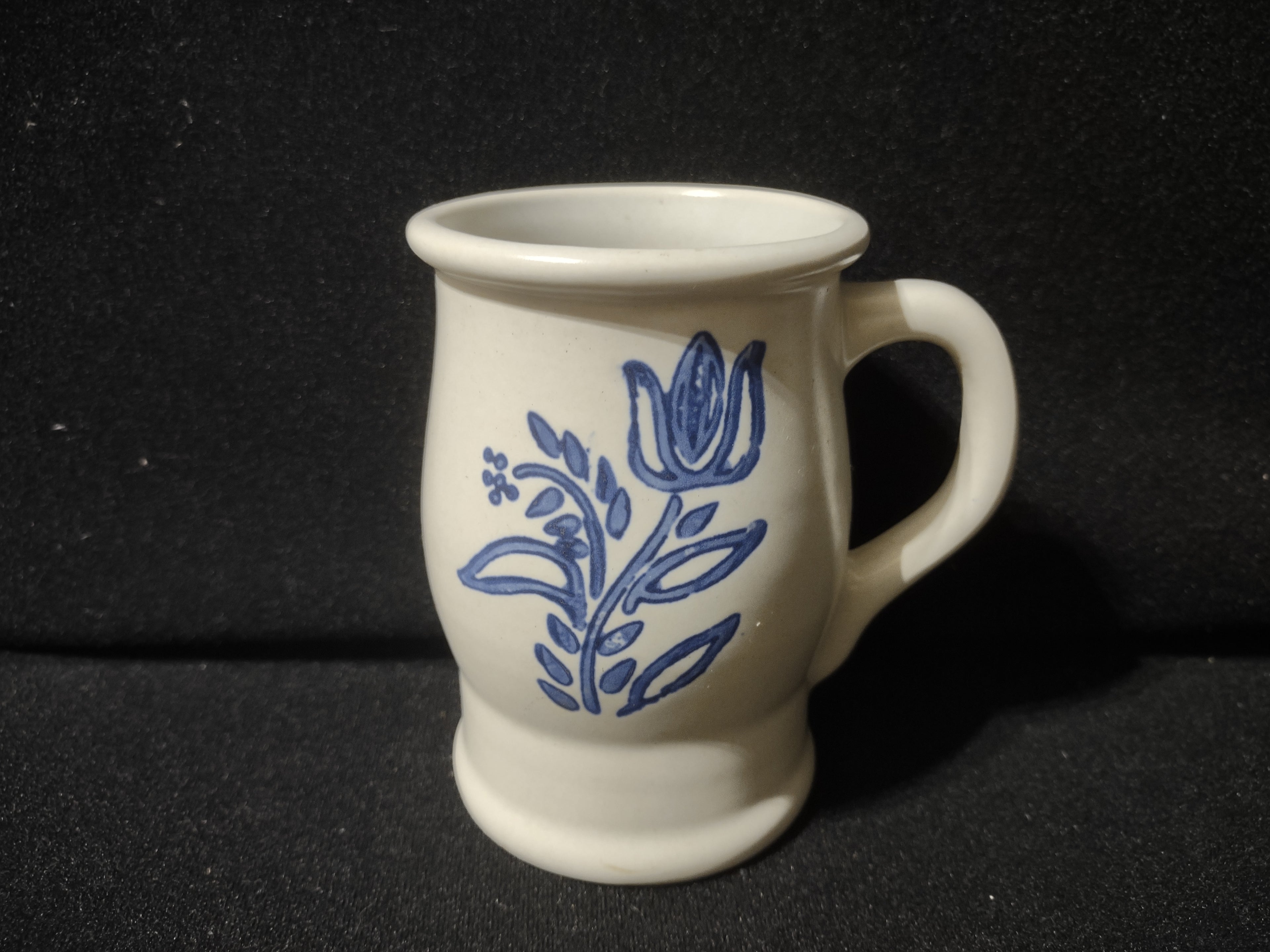 Vintage Pfaltzgraff Yorktowne Blue Tulip Pedestal Mug Stoneware [6415]