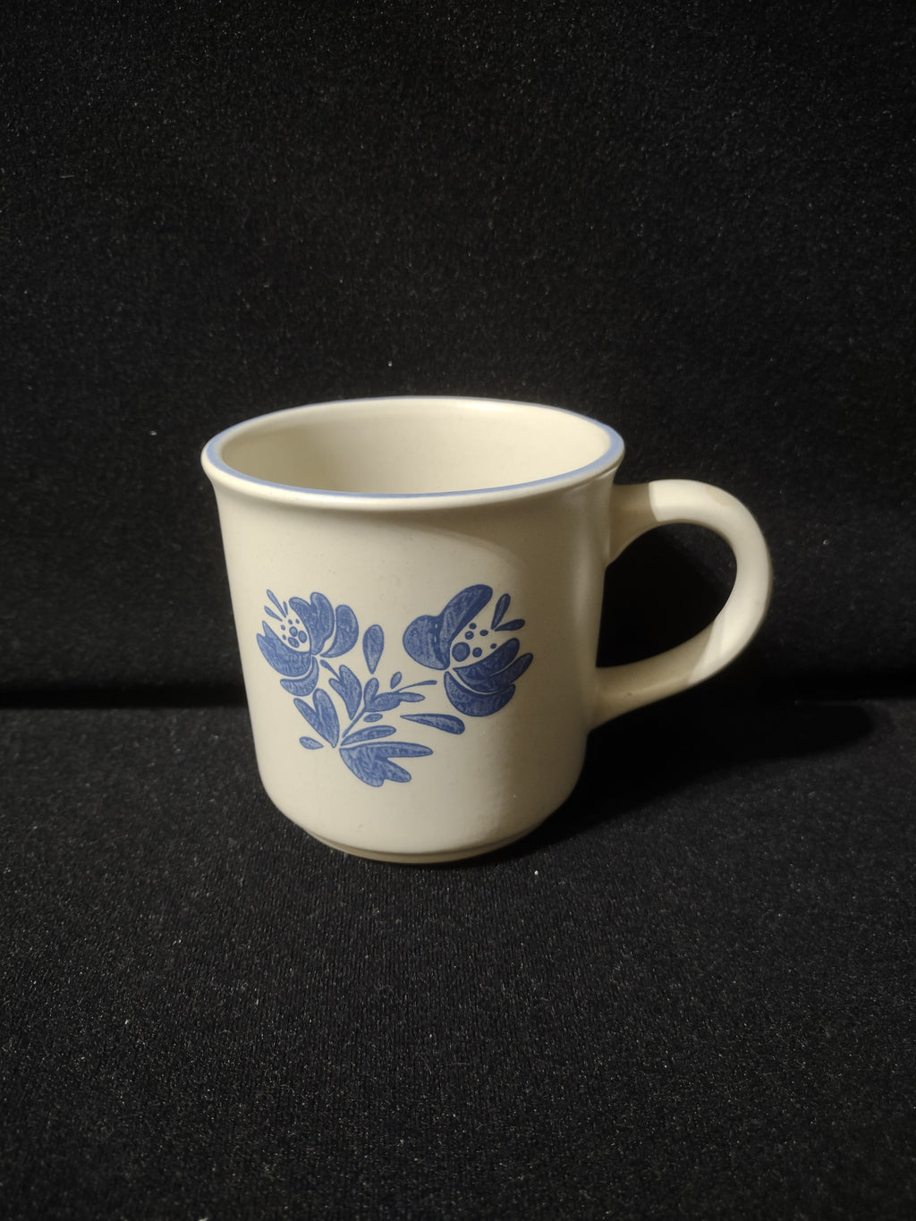 Vintage Pfaltzgraff Yorktowne Blue Floral Coffee Mug Made in China [6417]