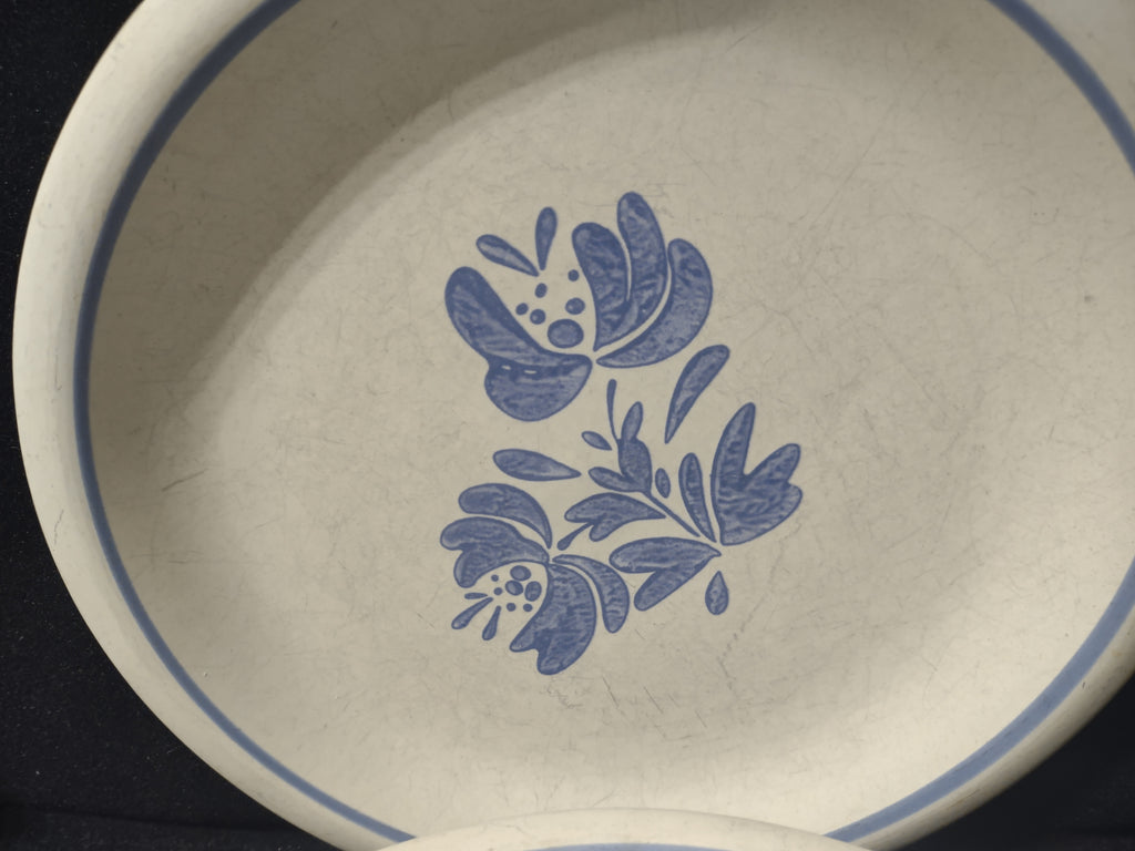 Vintage Pfaltzgraff Yorktowne Blue Floral Dinner Plates 10 Inch Set of 4 [6421]