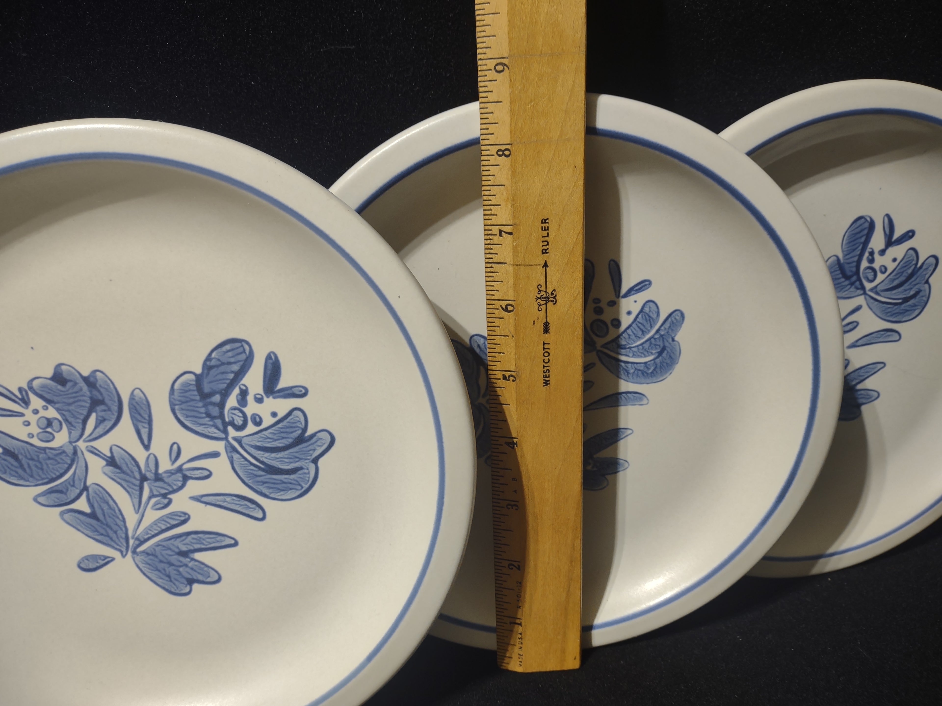 Vintage Pfaltzgraff Yorktowne Blue Floral Salad Plates 8.5 Inch Set of 3 [6422]