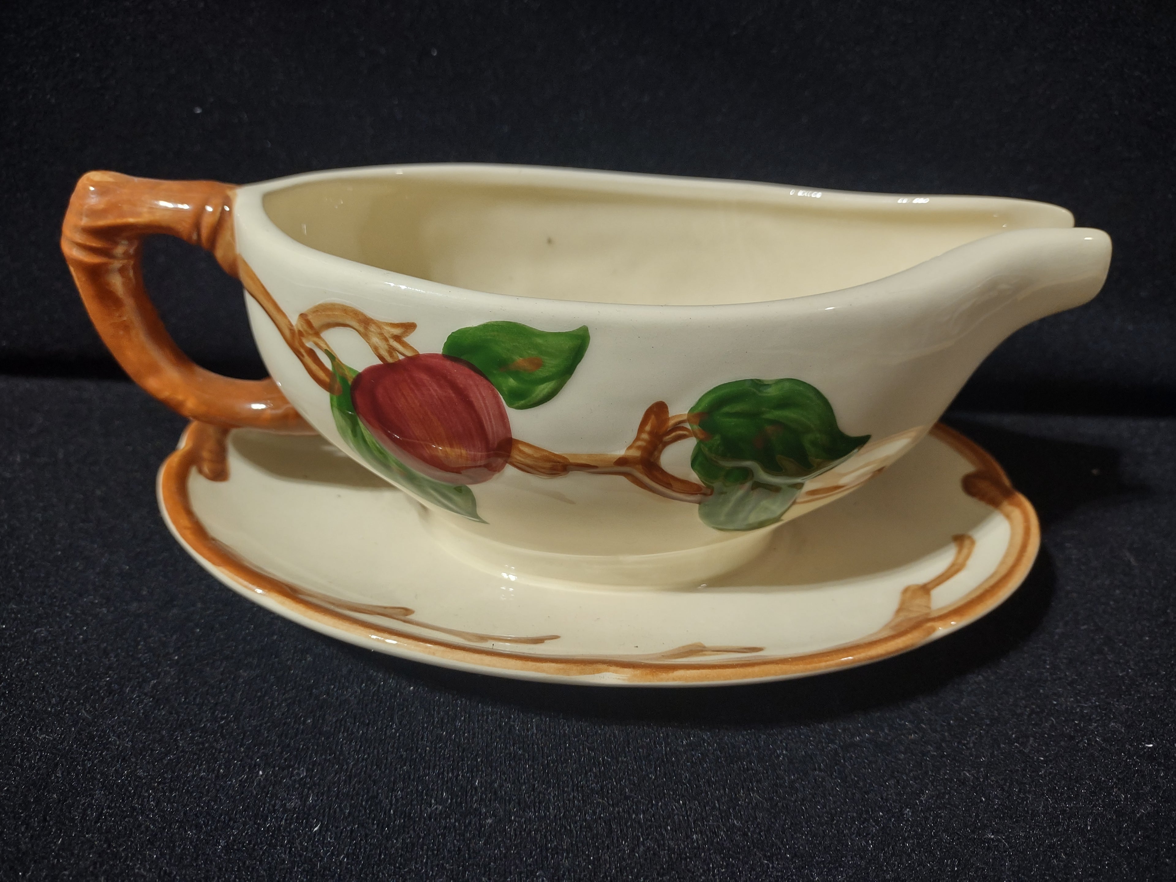 Vintage Franciscan Apple Gravy Boat Attached Underplate USA [6427]
