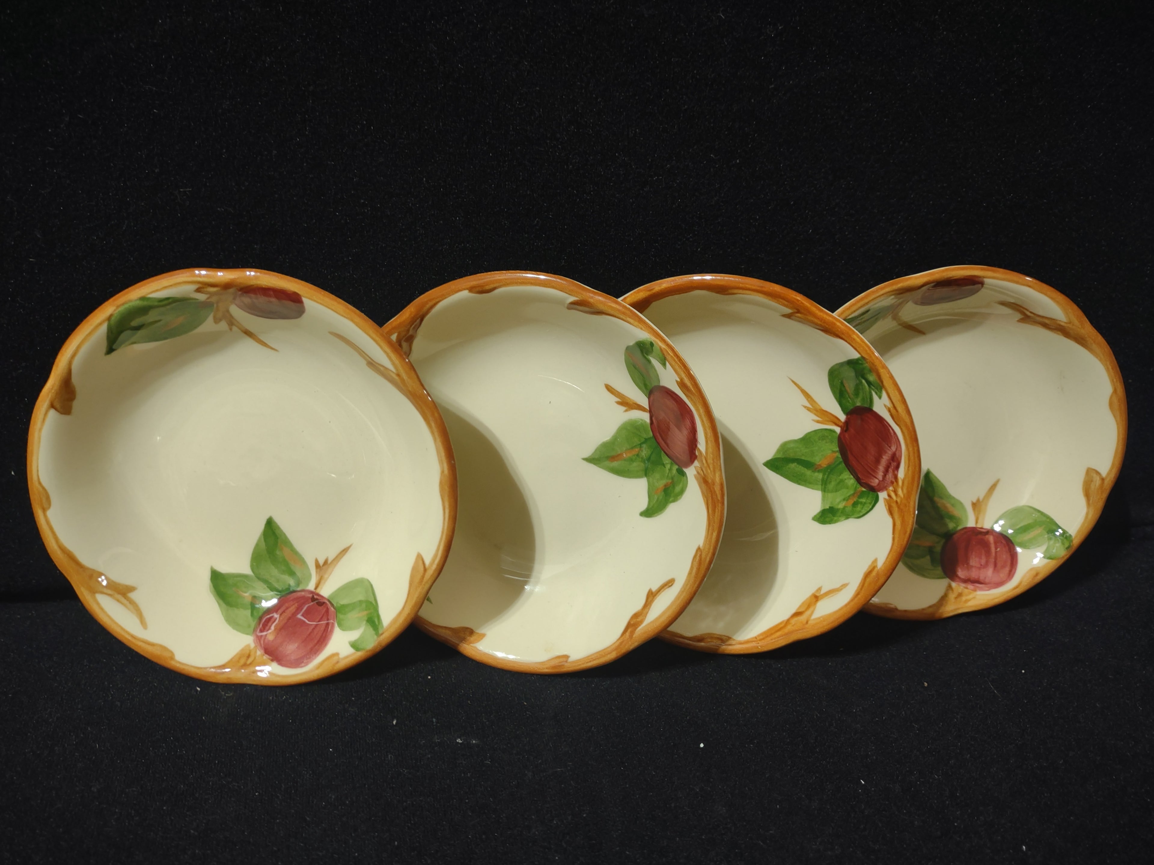 Vintage Franciscan Apple Berry Bowls Set of 4 Earthenware Made in California [6434]