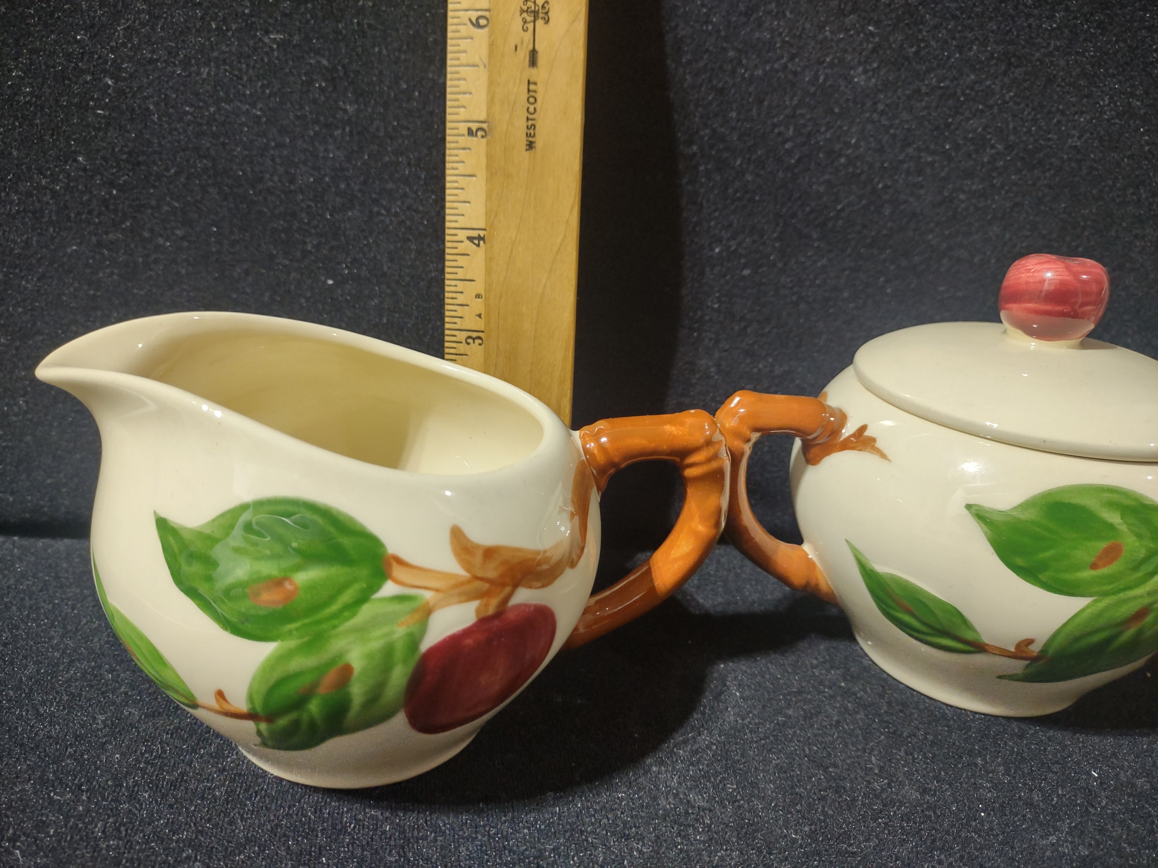 Vintage Franciscan Apple Creamer & Sugar Bowl with Lid Set Earthenware [6436]