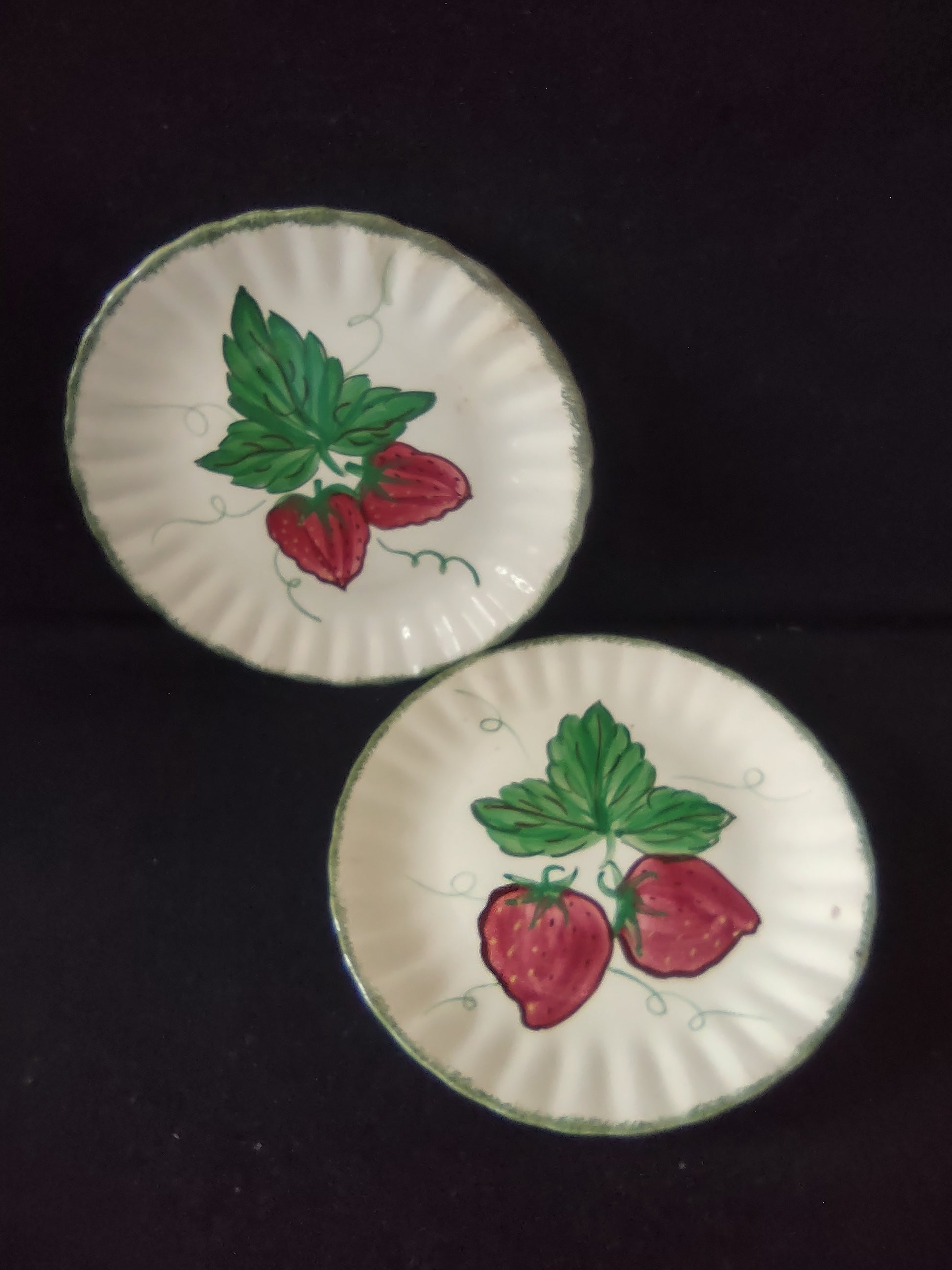Vintage Blue Ridge Southern Potteries Strawberry Plates Set of 2 8in [6479]