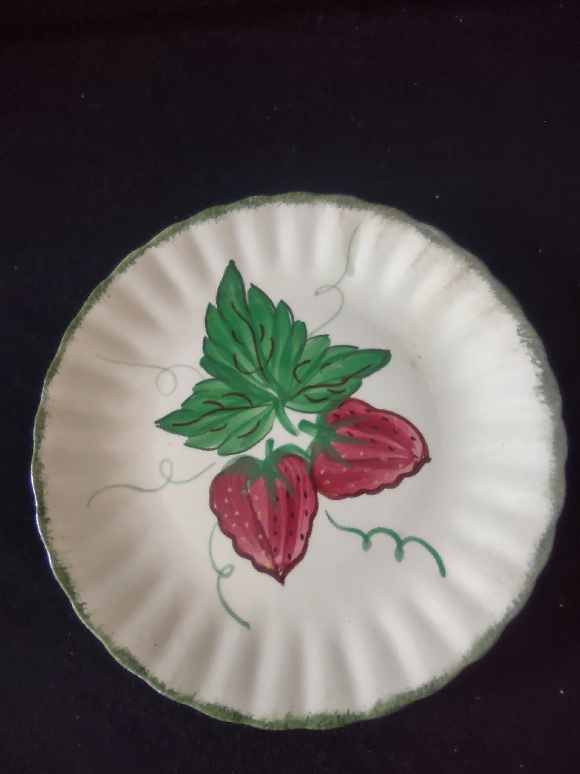 Vintage Blue Ridge Southern Potteries Strawberry Plates Set of 2 8in [6479]