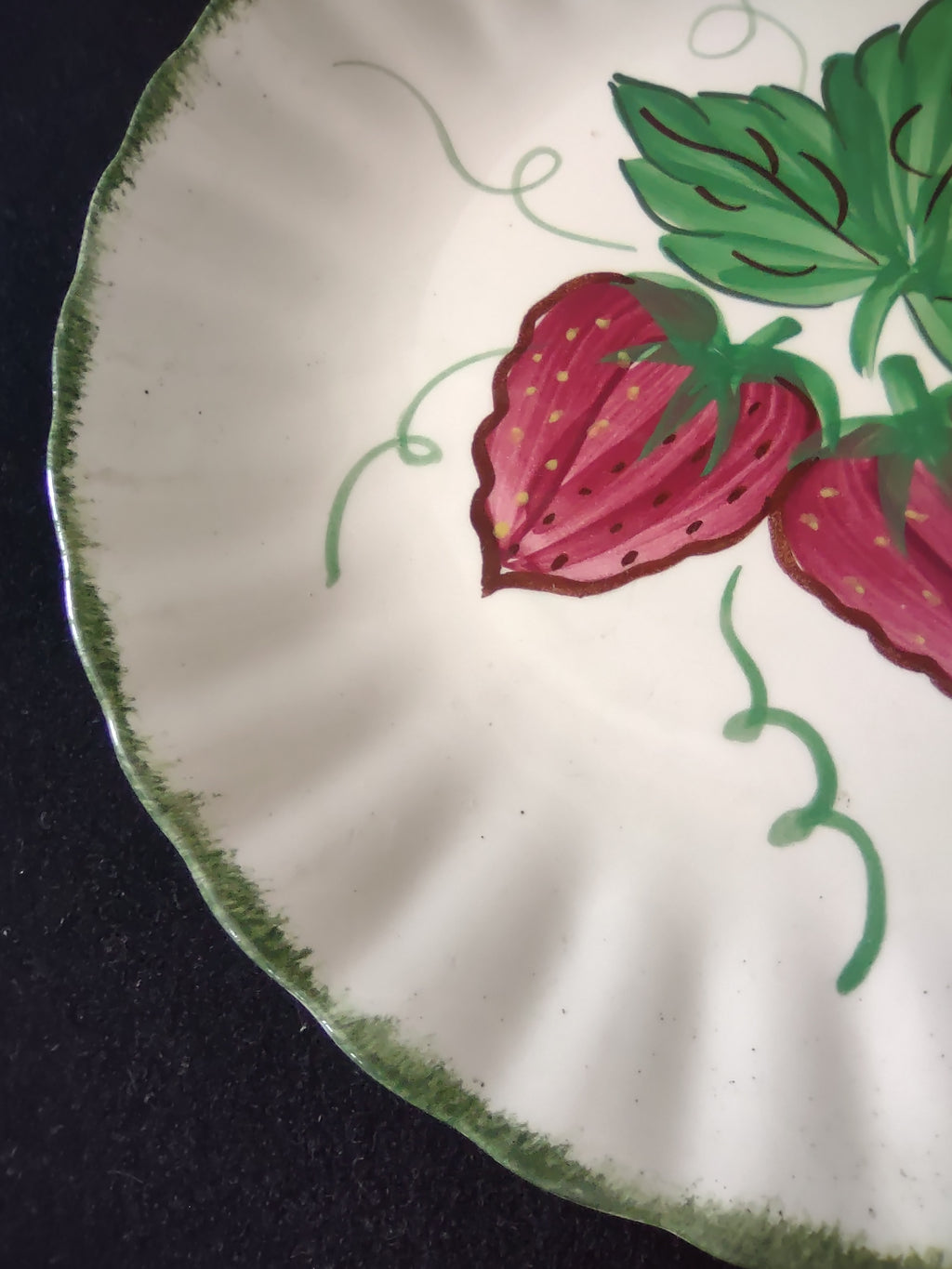 Vintage Blue Ridge Southern Potteries Strawberry Plates Set of 2 8in [6479]