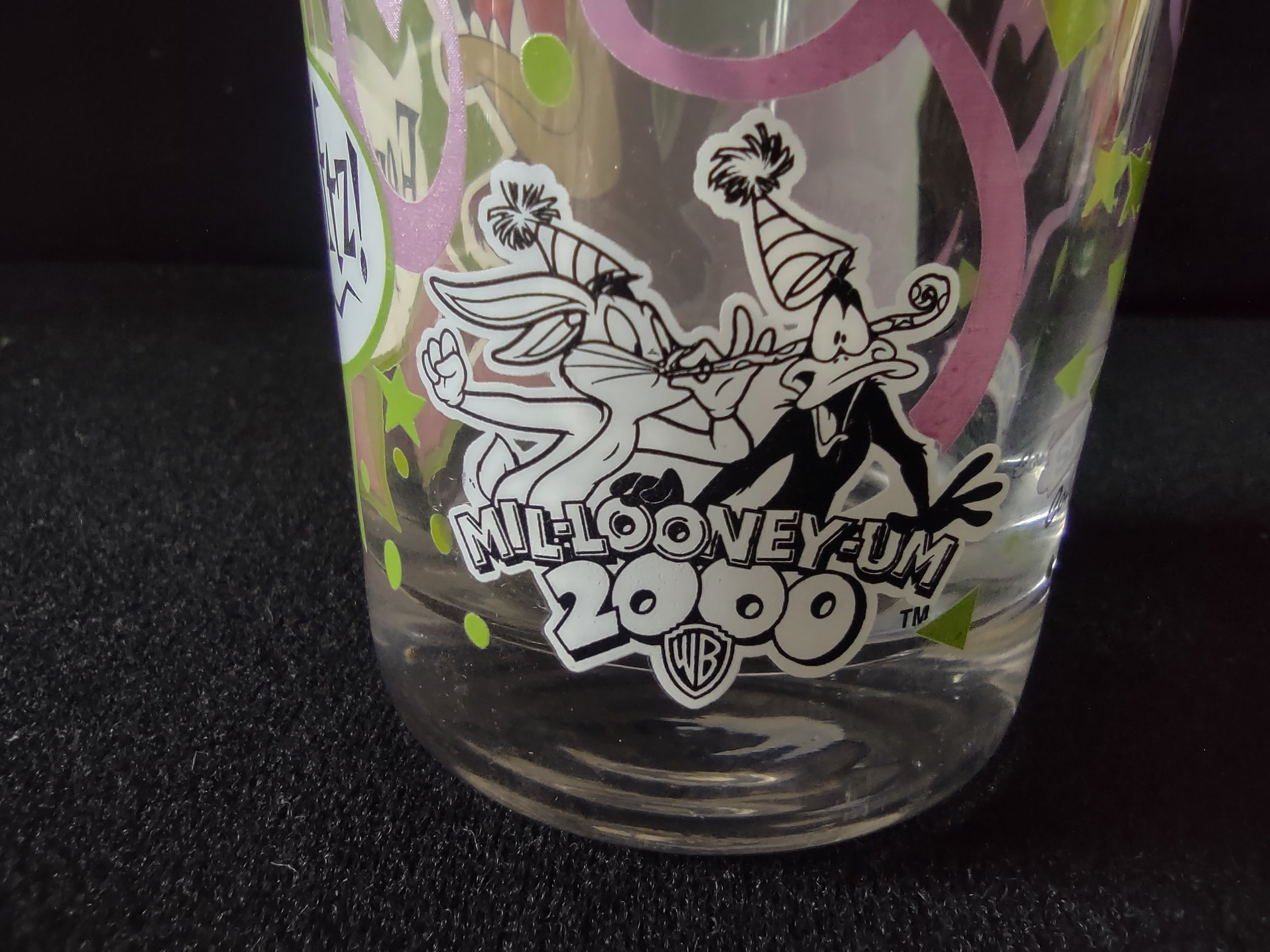 Vintage Looney Tunes Mil-Looney-Um 2000 Drinking Glasses Set of 3 [6511]