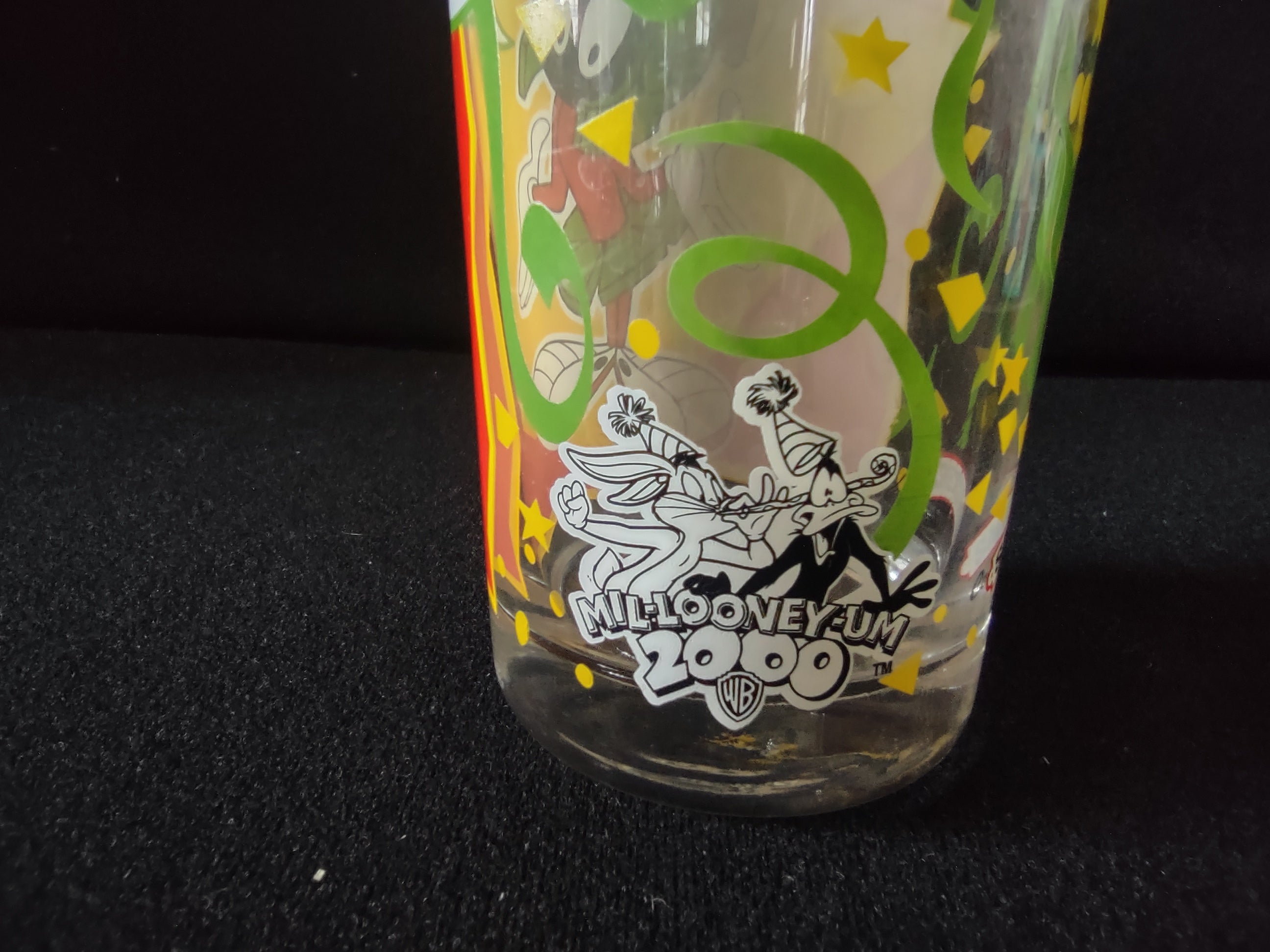 Vintage Looney Tunes Mil-Looney-Um 2000 Drinking Glasses Set of 3 [6511]