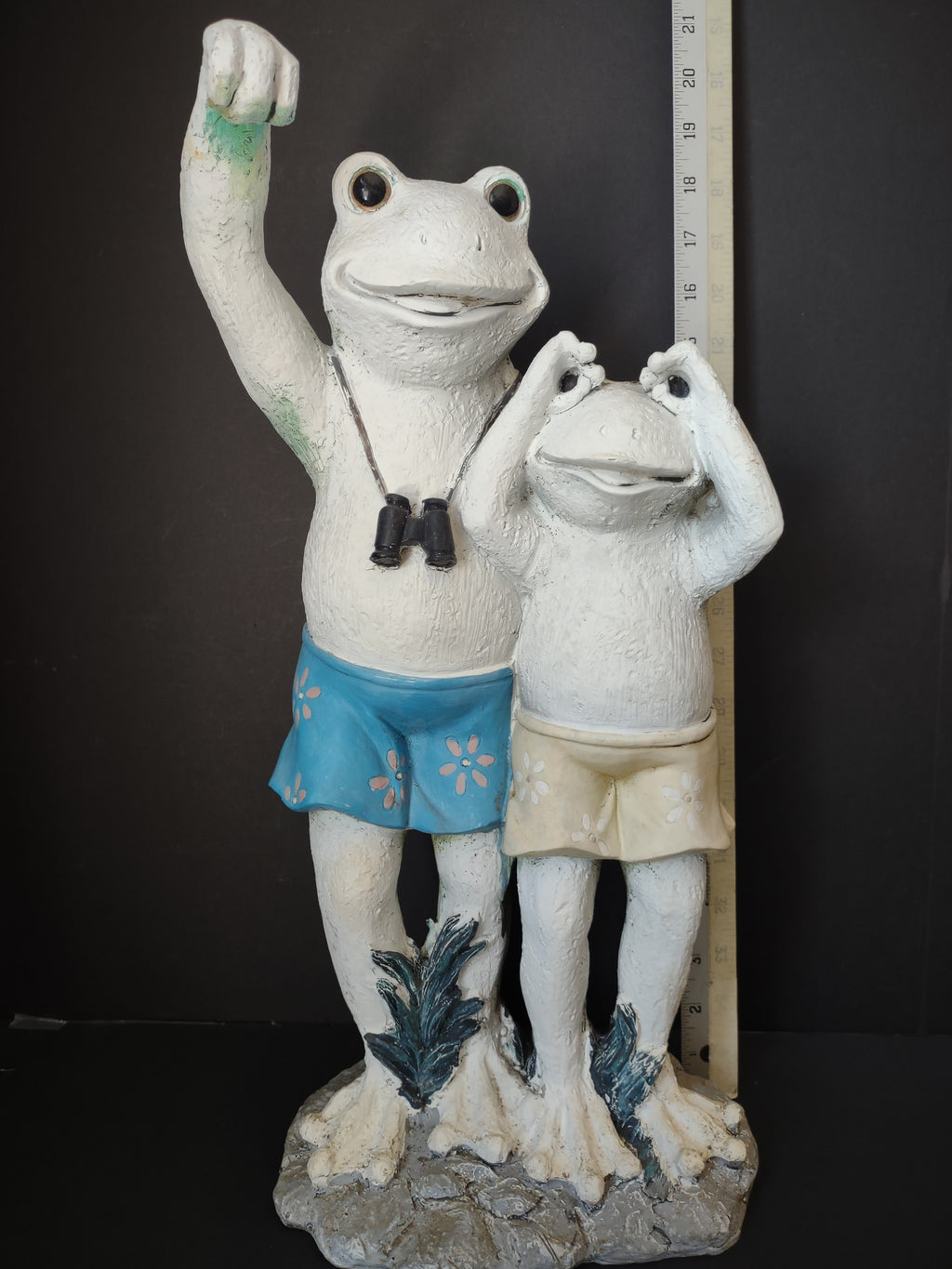 Vintage Resin Frog Duo Figurine Binoculars Beach Swimwear 22" [6543]