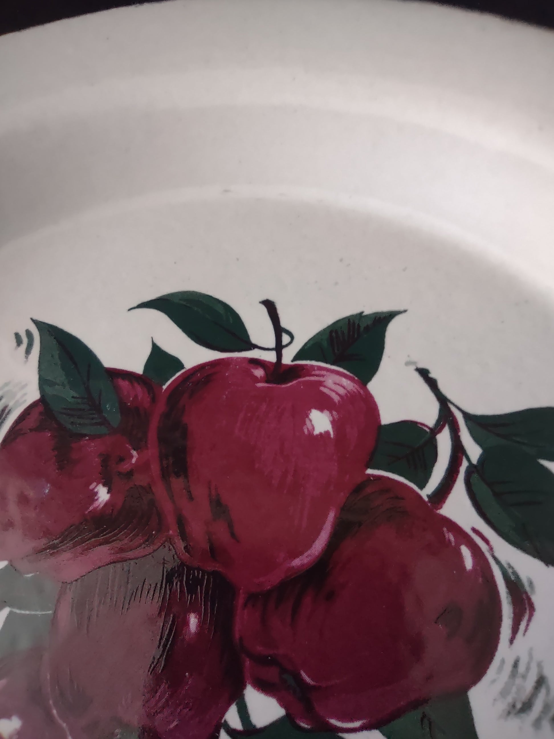 Vintage Home & Garden Party Red Apple Cream Plate Hand Made USA 2000 [6528]