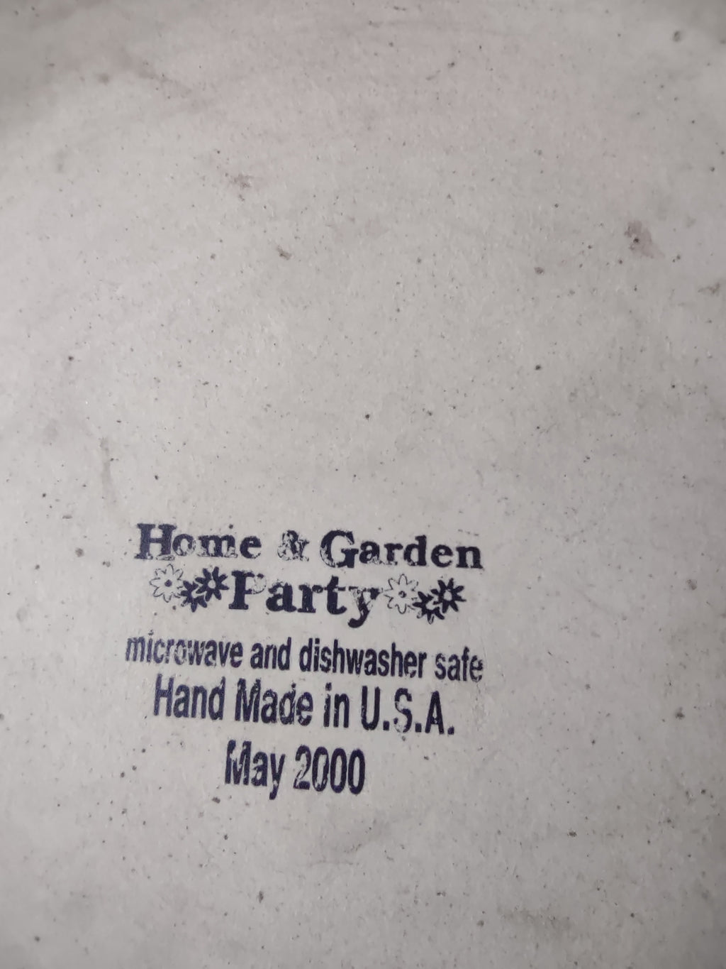 Vintage Home & Garden Party Red Apple Cream Plate Hand Made USA 2000 [6528]