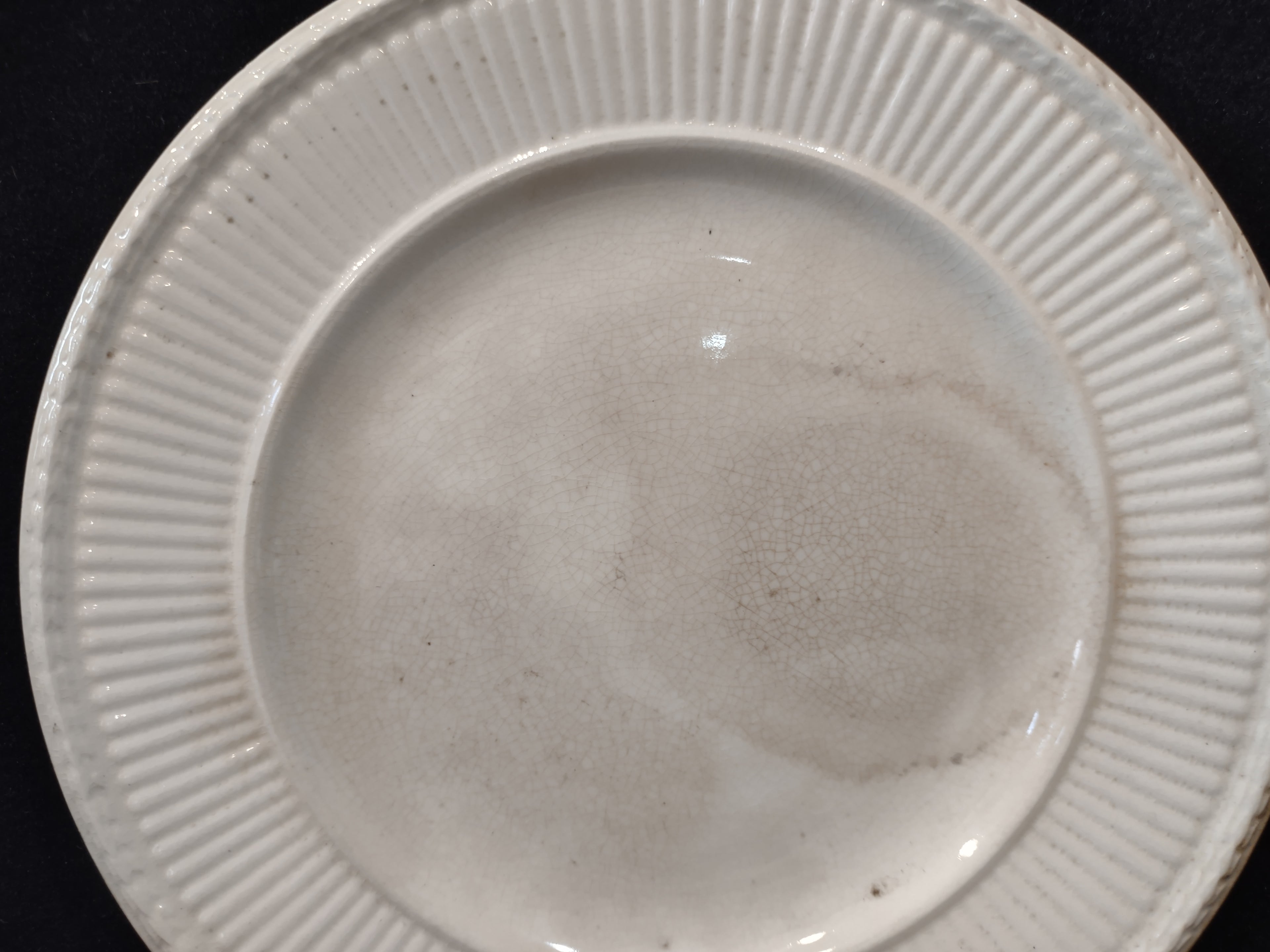 Vintage Wedgwood Edme Plate x 2 Crazing Stain Earthenware England [6557]