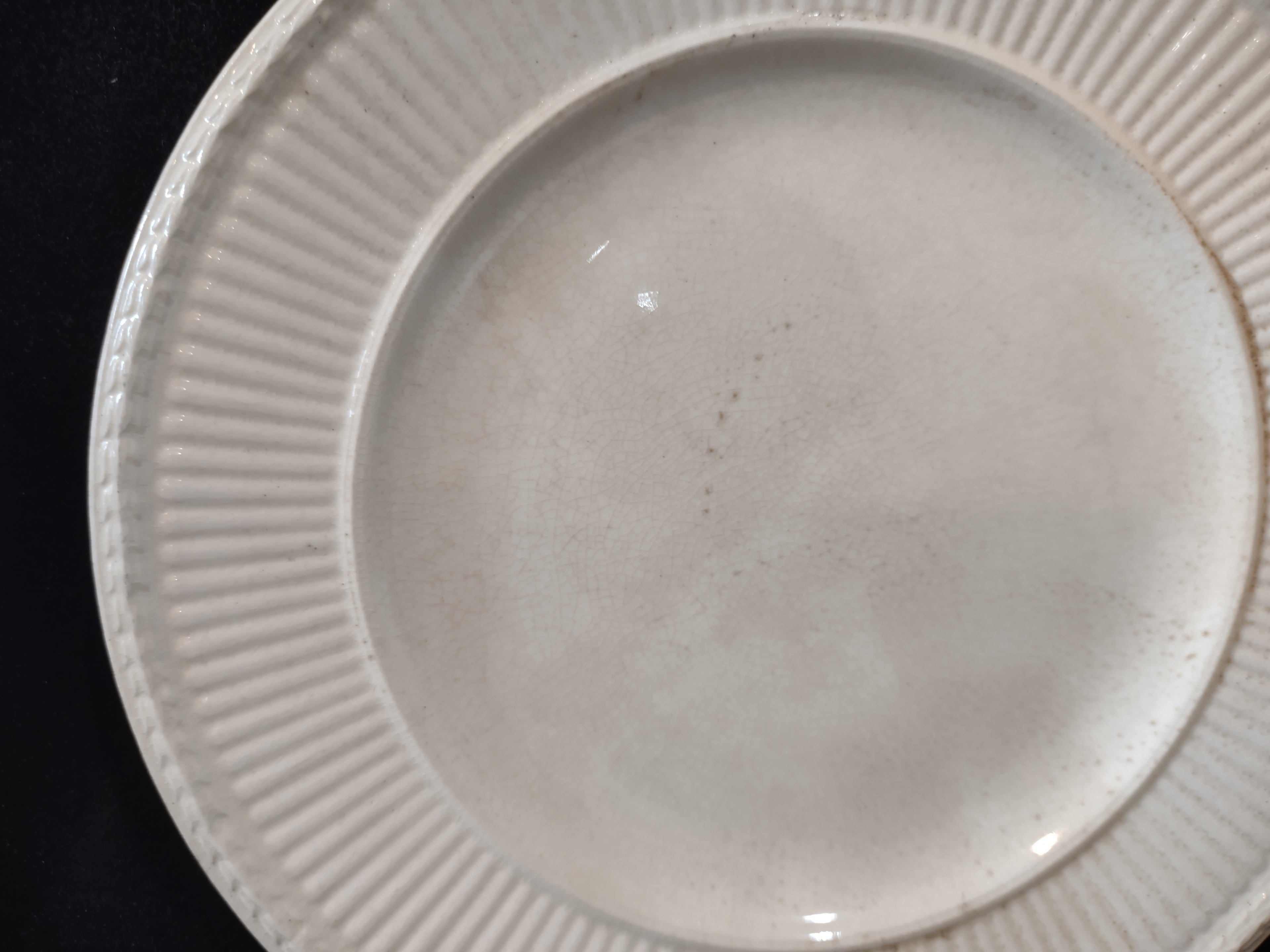 Vintage Wedgwood Edme Plate x 2 Crazing Stain Earthenware England [6557]