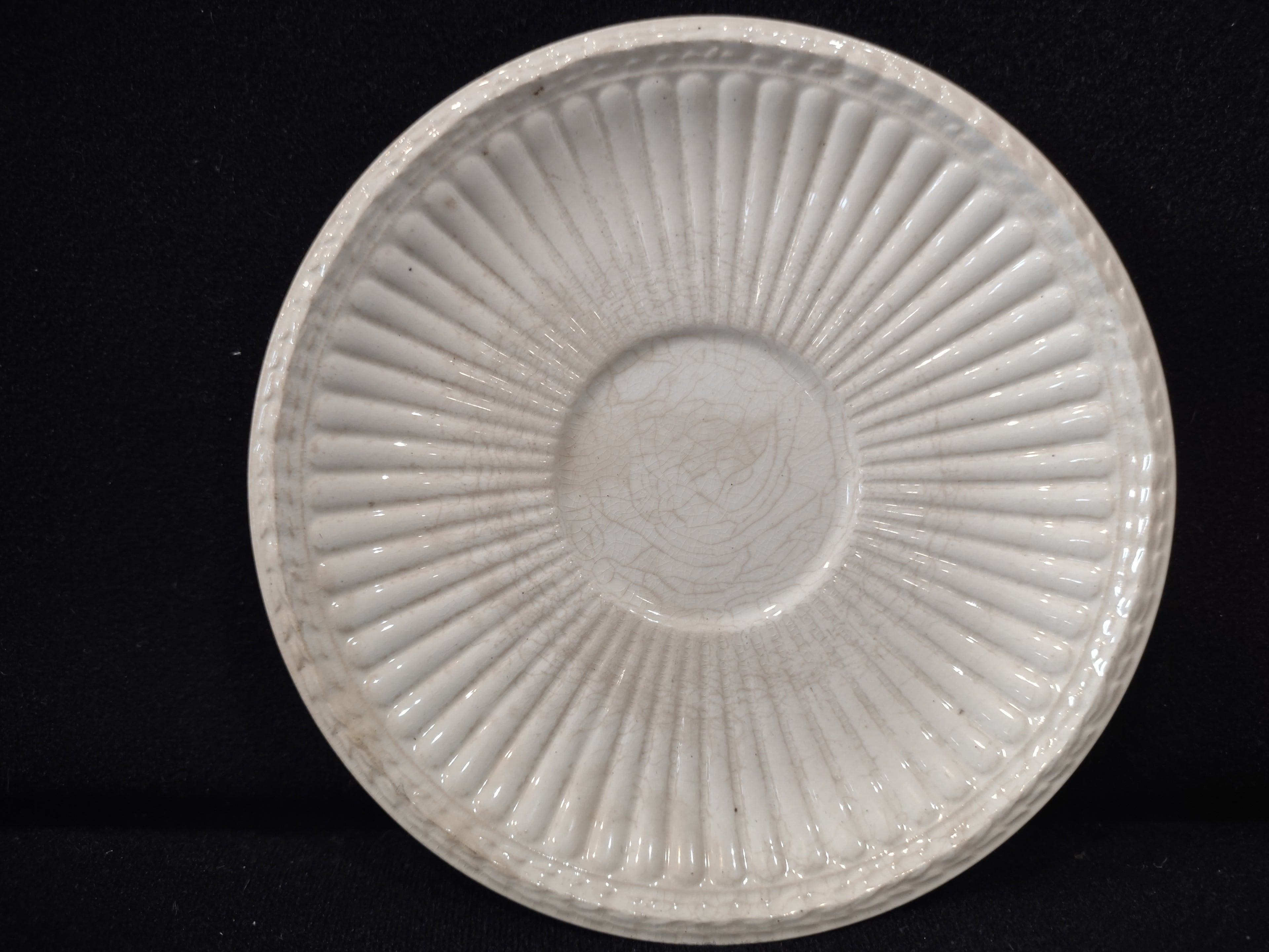Vintage Wedgwood Edme Saucer White Ribbed Crazing Earthenware England [6559]