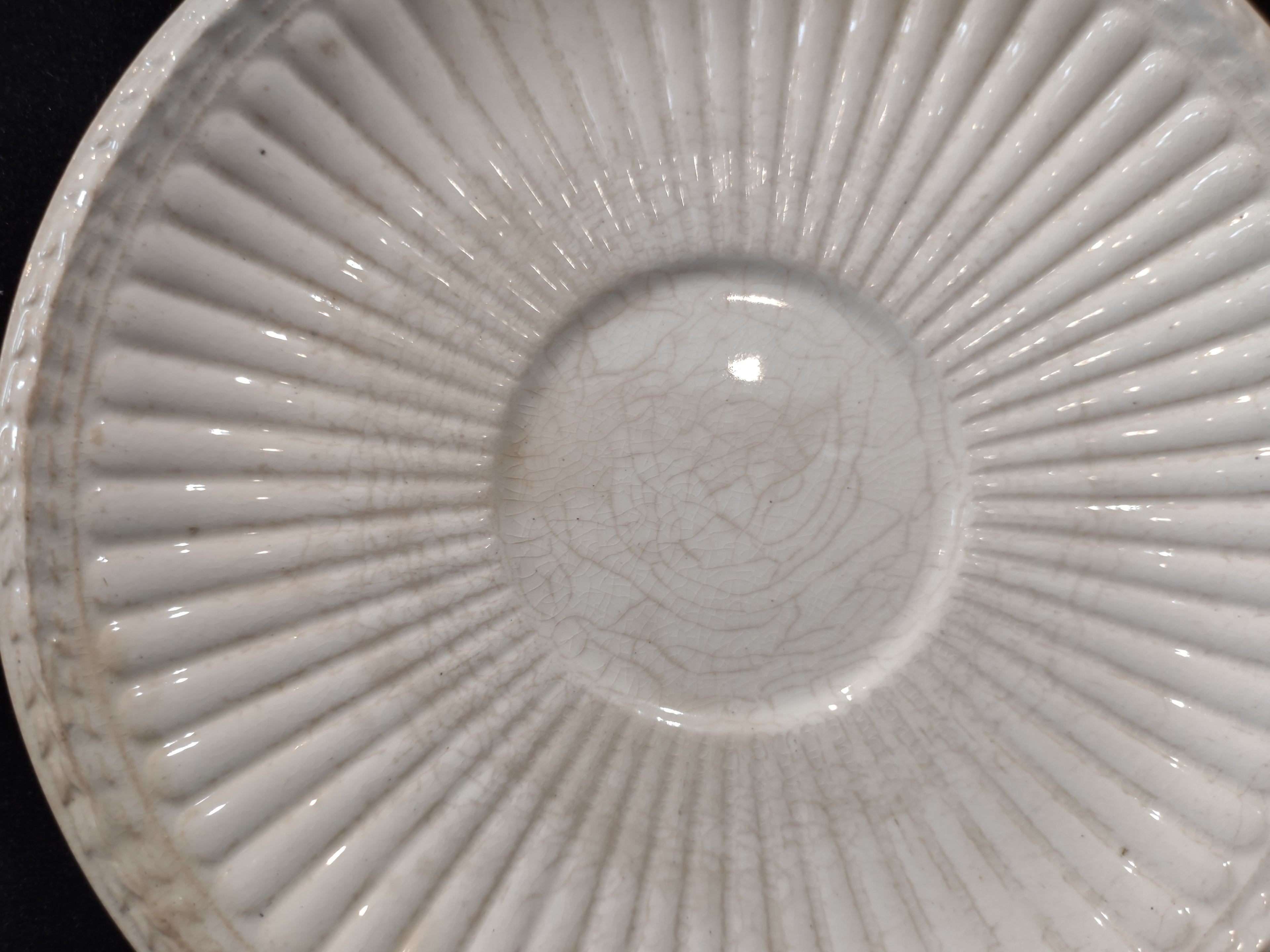 Vintage Wedgwood Edme Saucer White Ribbed Crazing Earthenware England [6559]