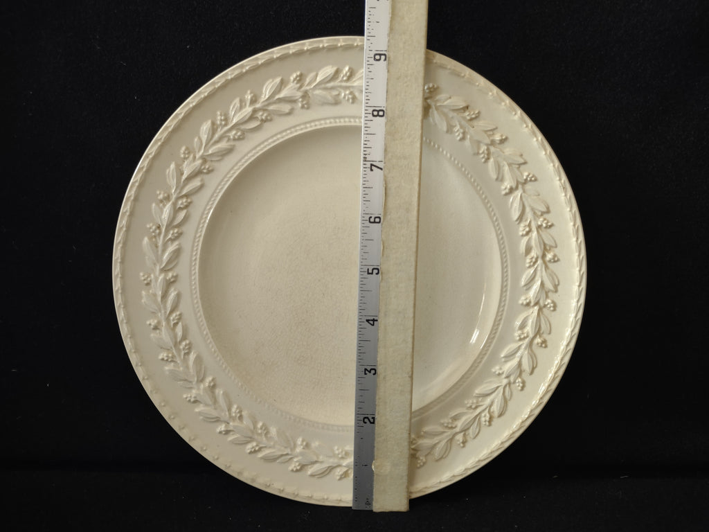 Vintage Wedgwood Queens Ware Embossed Laurel Plate Crazing Earthenware England [6560]