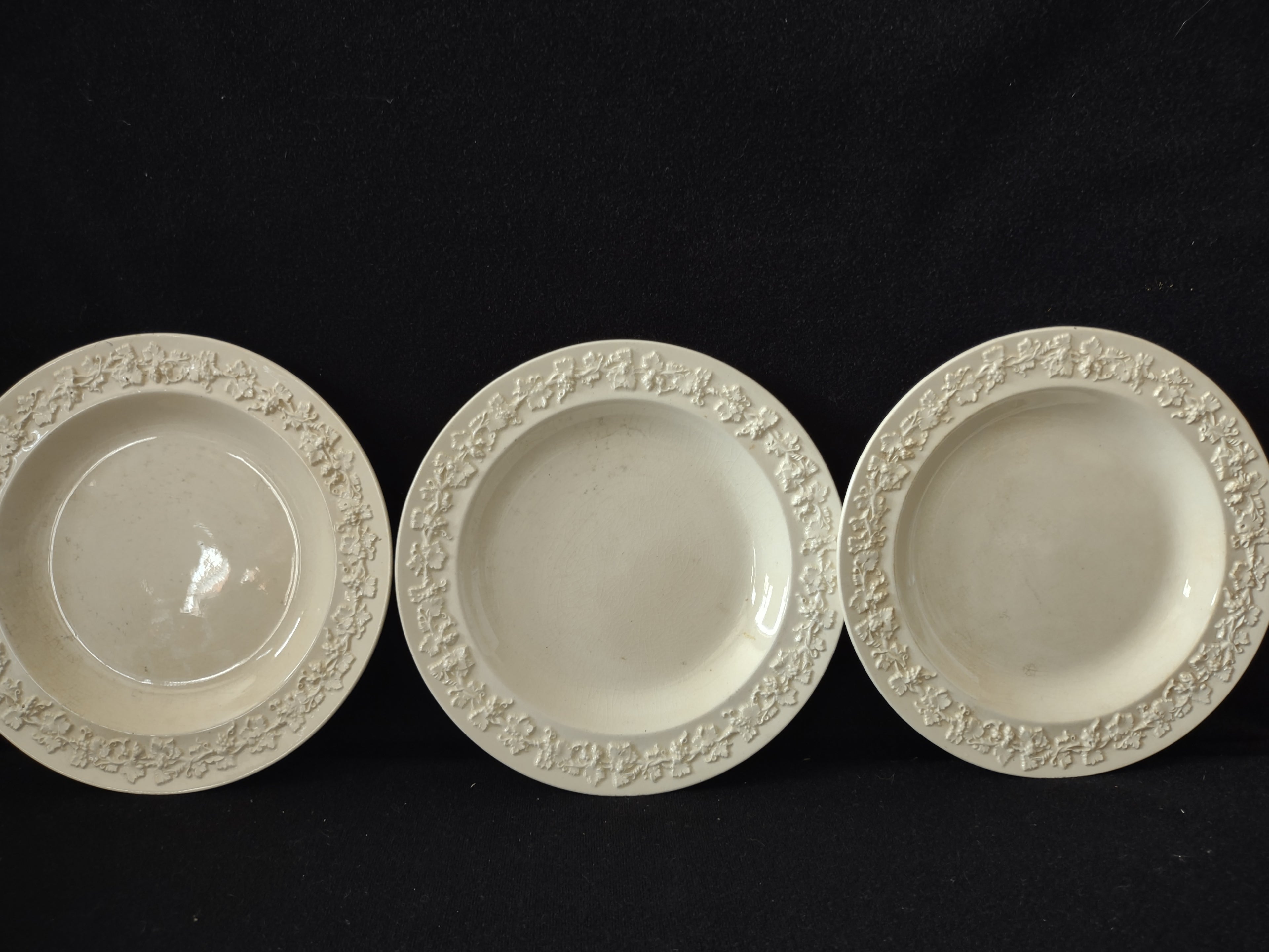 Vintage Wedgwood White Embossed Small Plate x 3 Crazing Earthenware [6561]