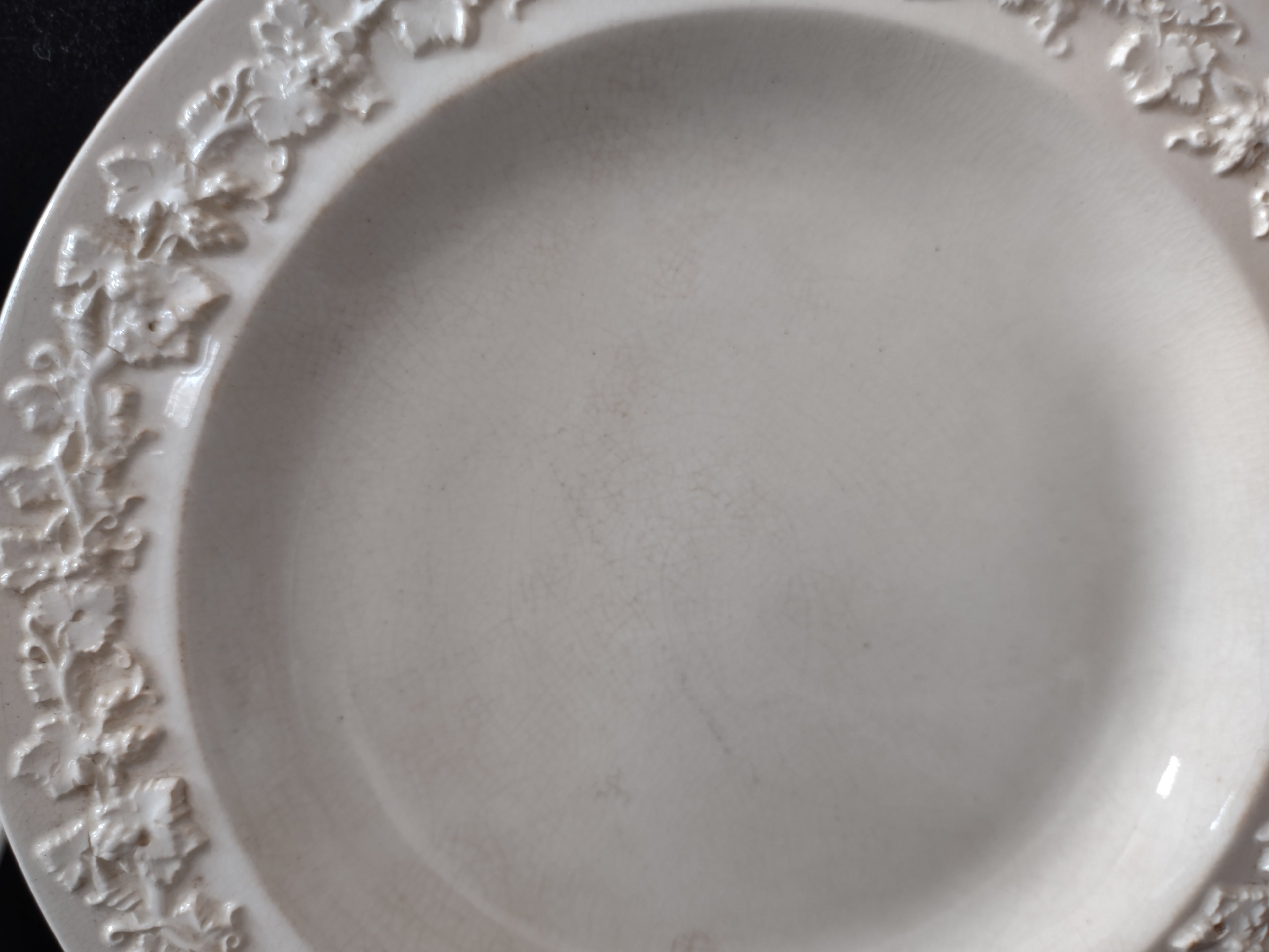 Vintage Wedgwood White Embossed Small Plate x 3 Crazing Earthenware [6561]