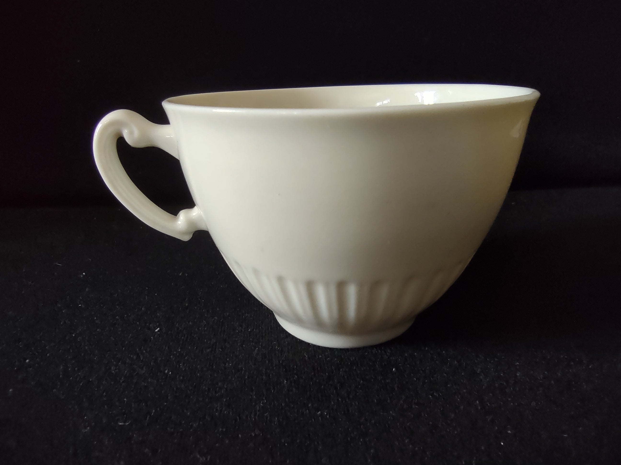 Vintage Syracuse China Shelledge White Embossed Cup and Saucer Set [6581]