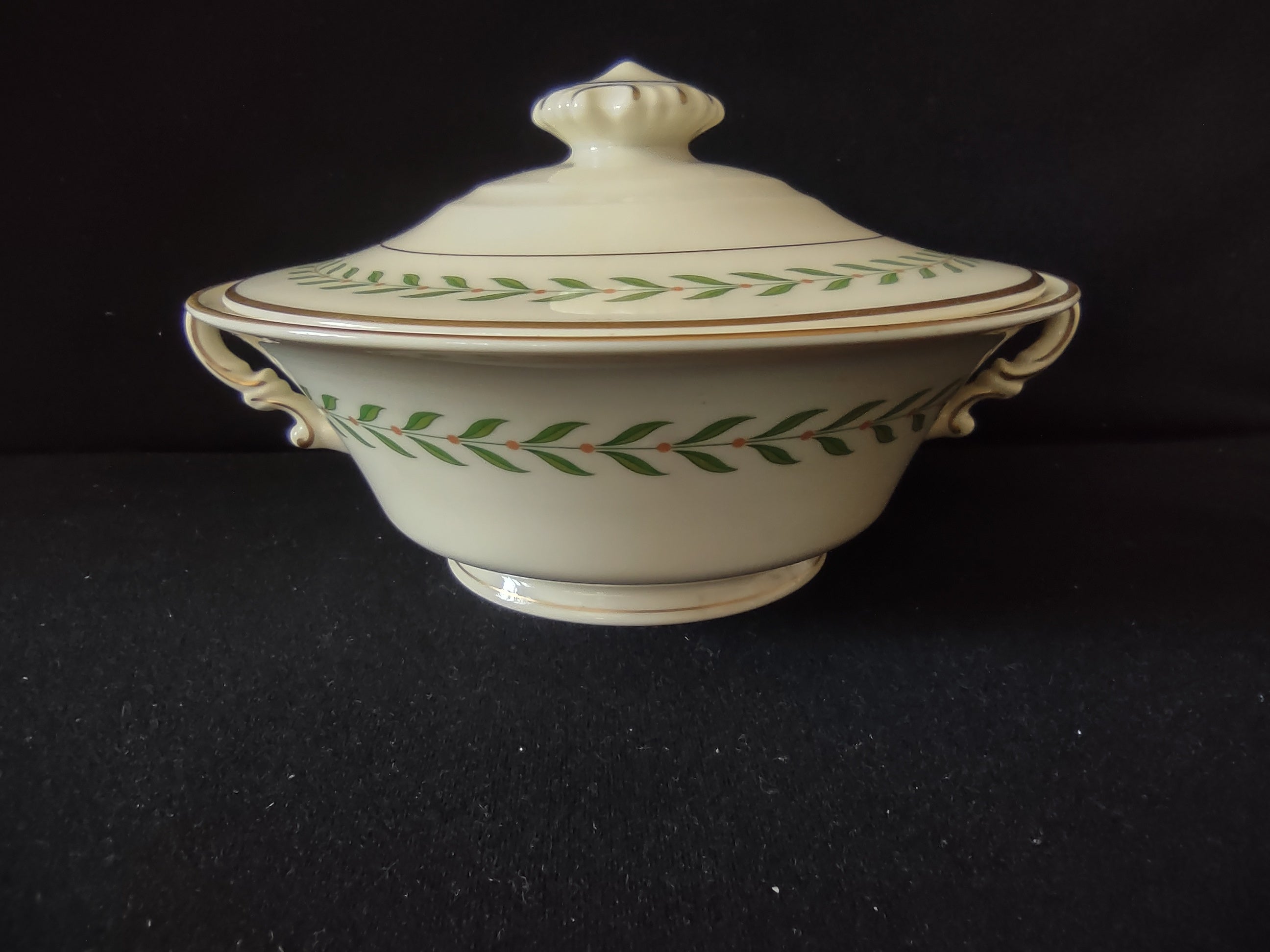 Vintage Syracuse China Old Ivory Covered Vegetable Bowl with Lid Laurel [6613]