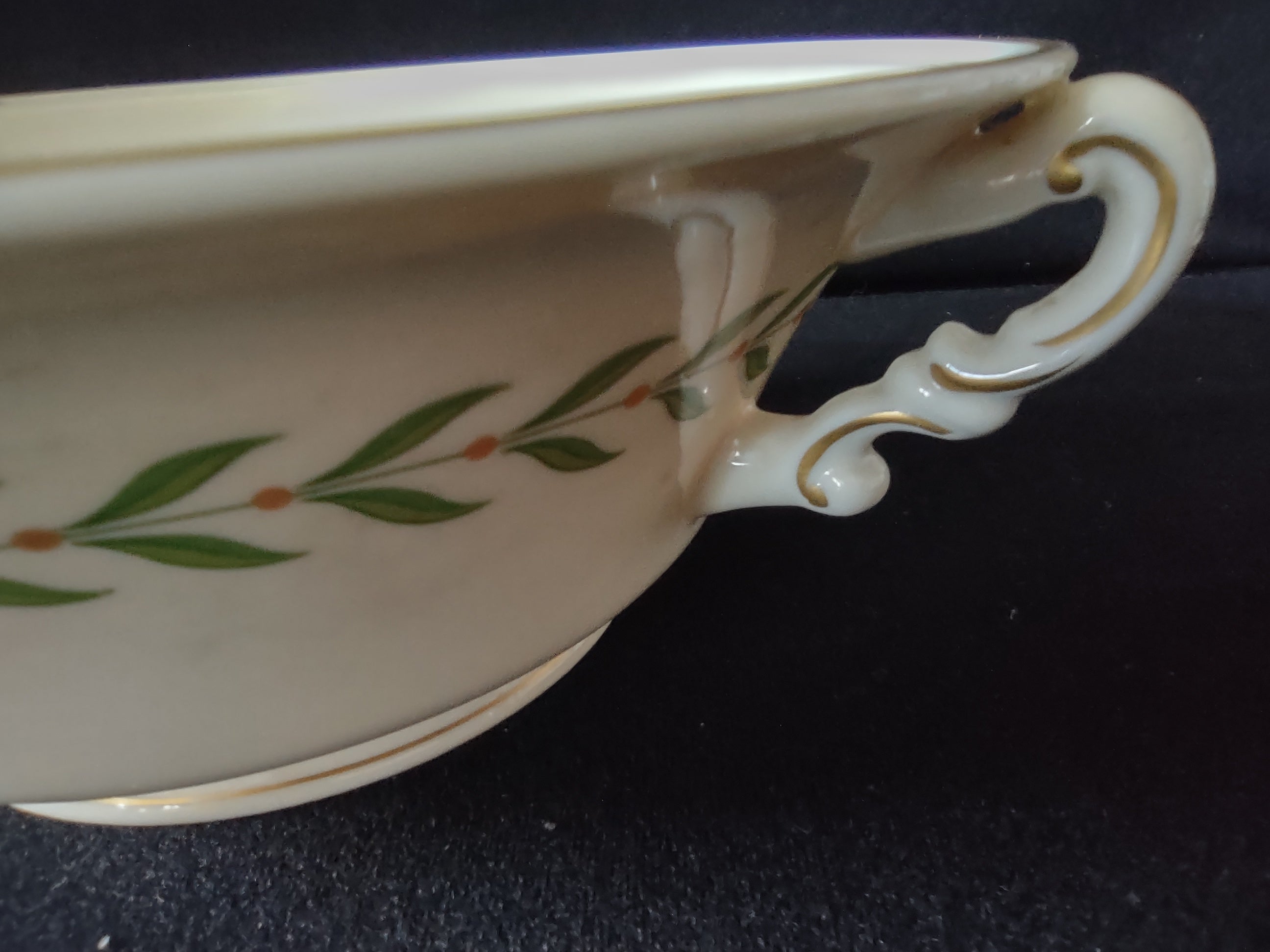 Vintage Syracuse China Old Ivory Covered Vegetable Bowl with Lid Laurel [6613]