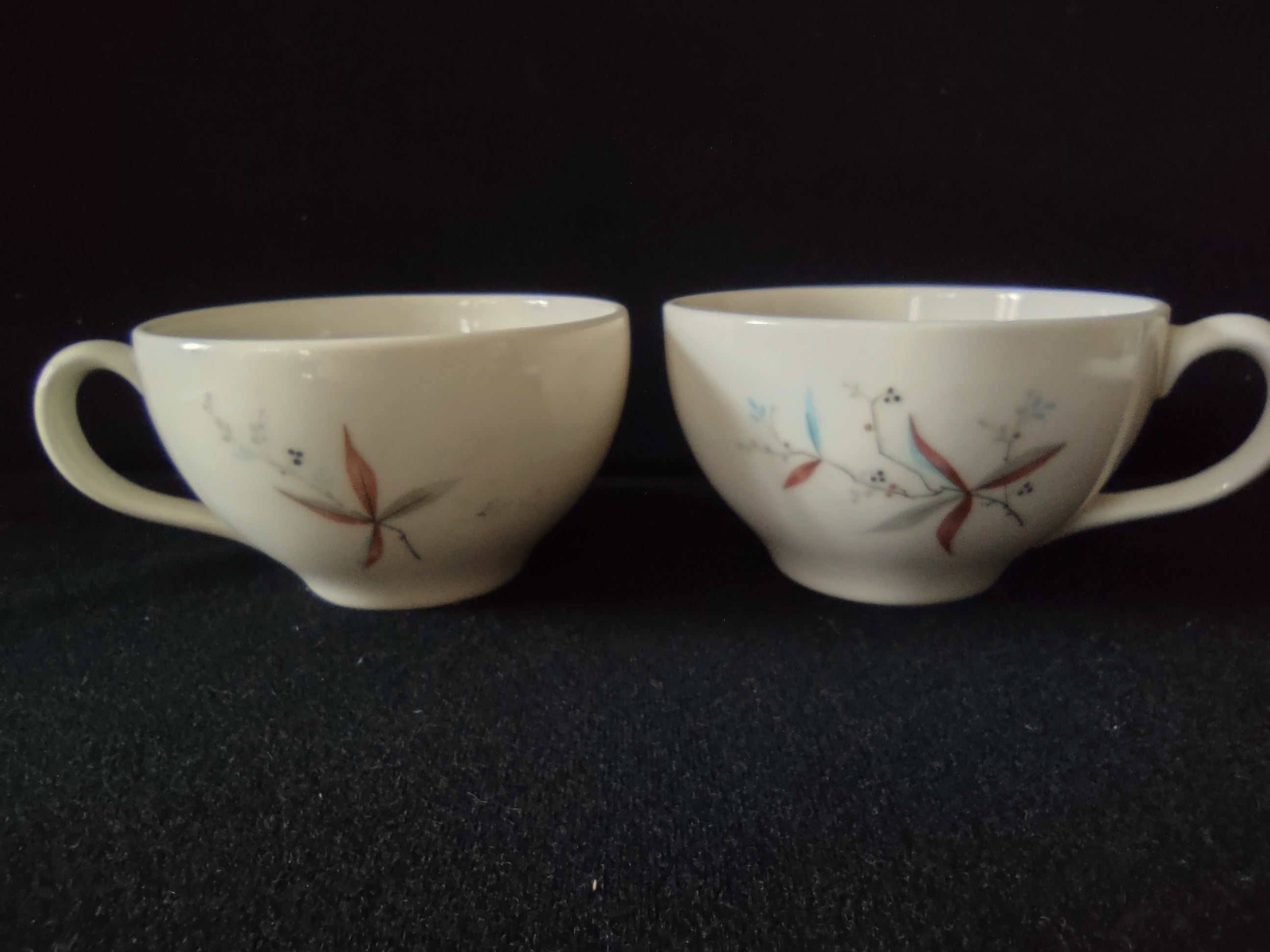 Vintage Syracuse China Carefree Finesse Set of 2 Teacups [6617]