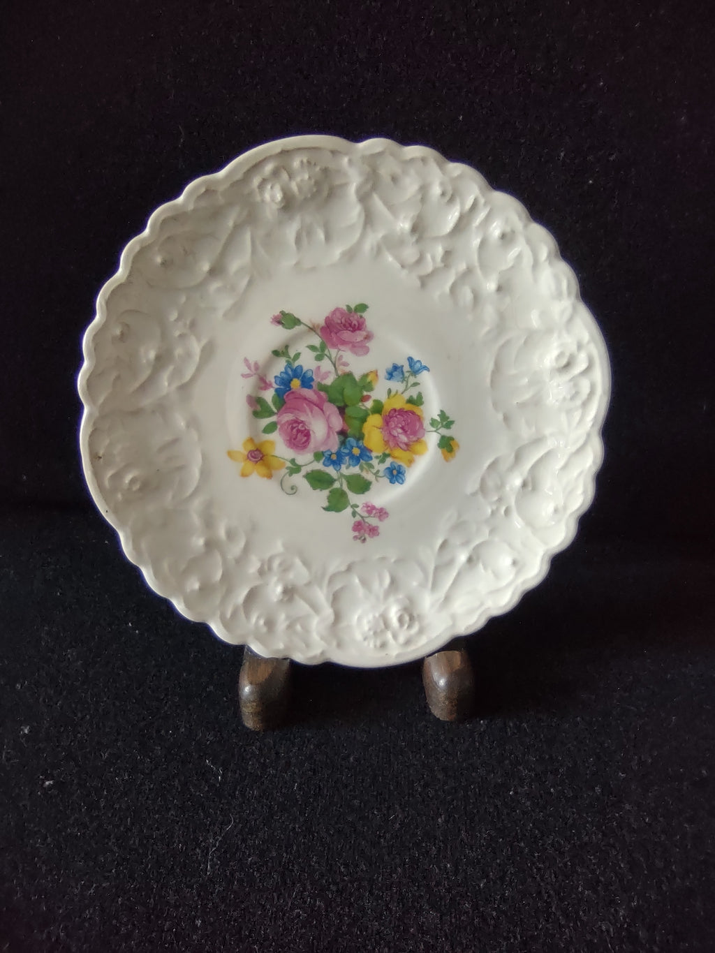 Vintage Pope-Gosser Rose Point Tudor Saucer Embossed Floral USA [6647]