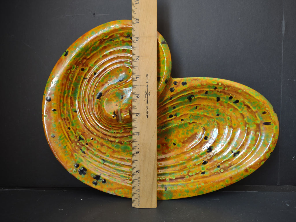 Vintage Atlantic Mold MCM Ashtray Orange Green Speckle Glaze Nautilus 12" [6672]