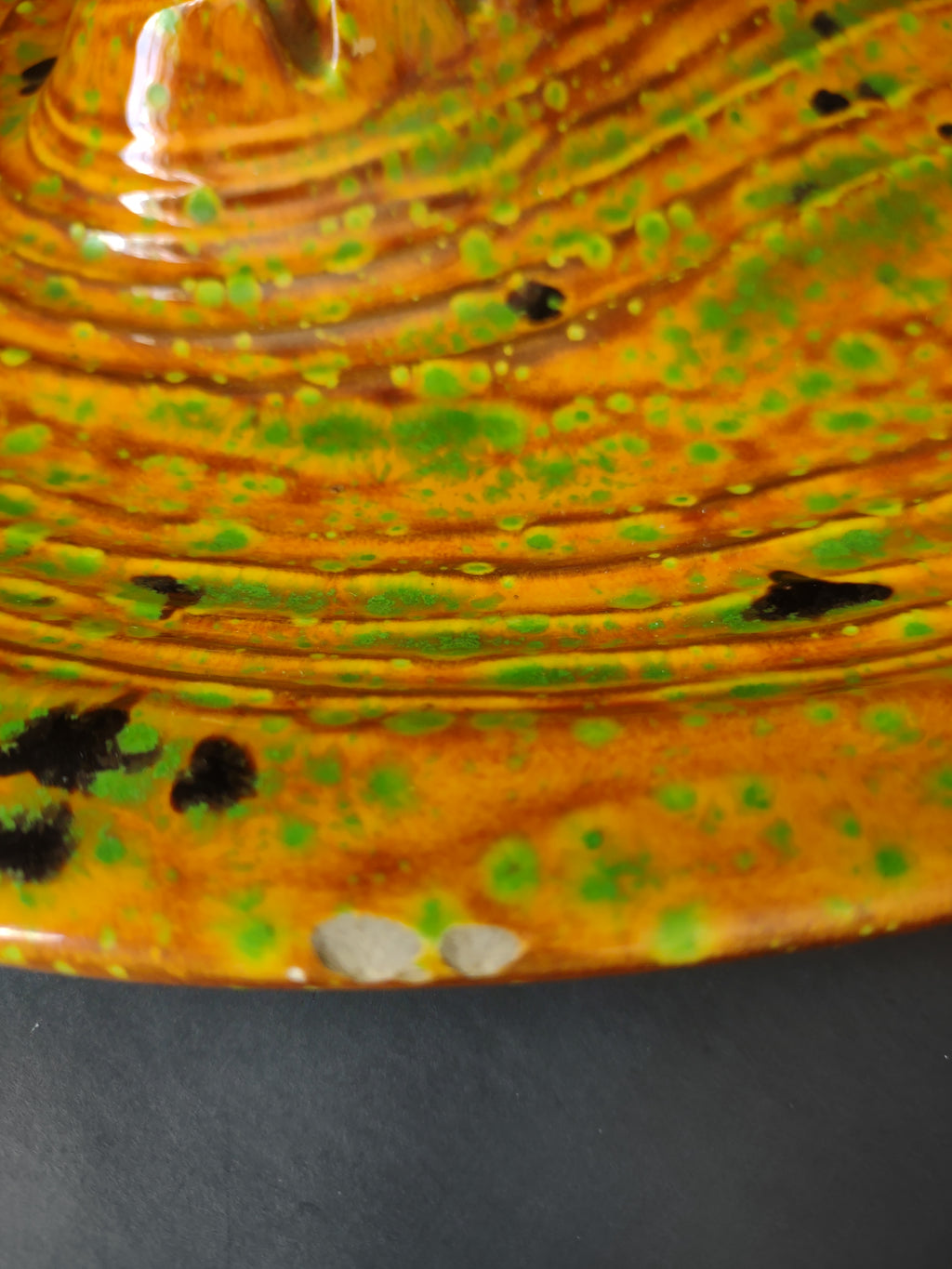 Vintage Atlantic Mold MCM Ashtray Orange Green Speckle Glaze Nautilus 12" [6672]